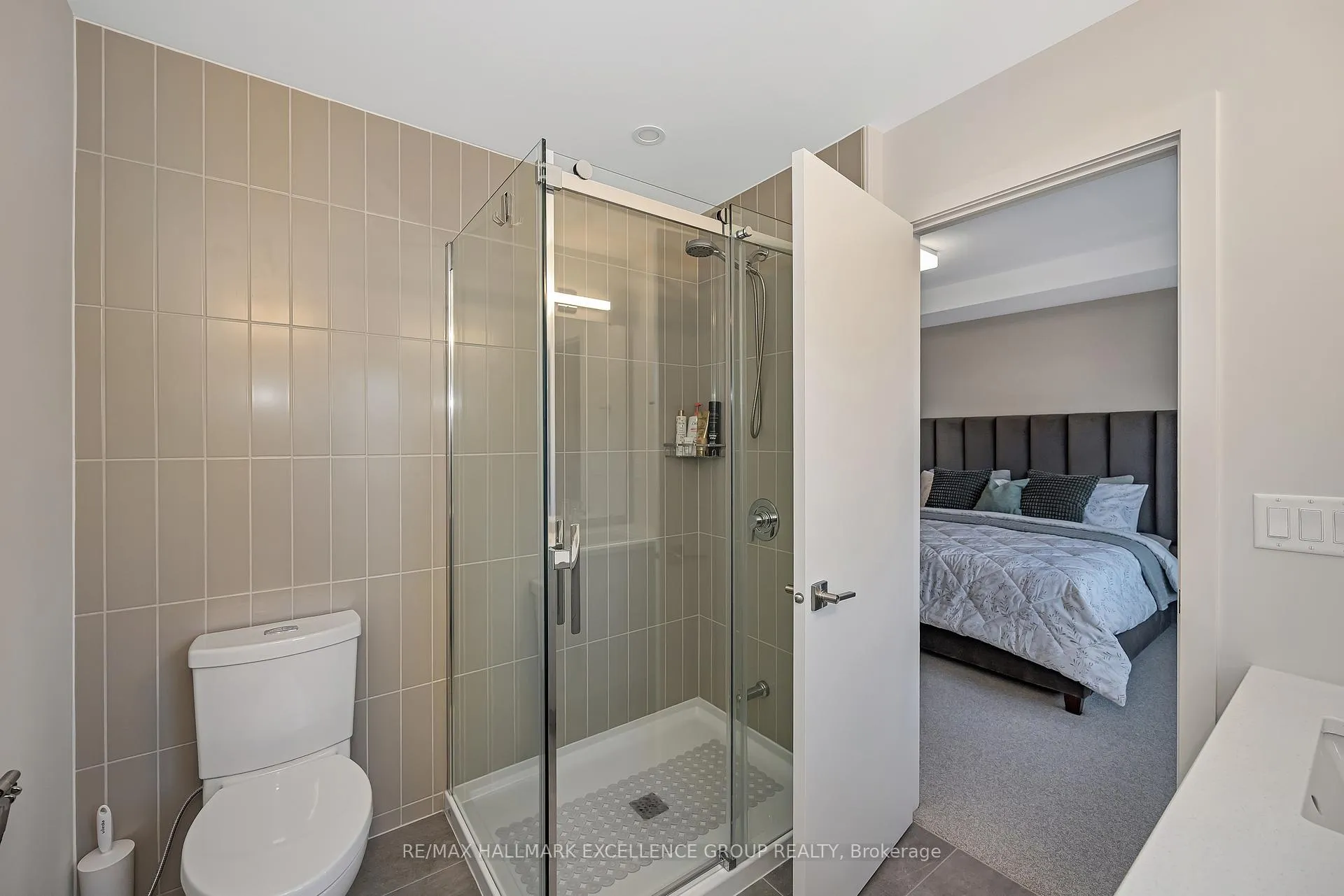 Photo 23 of 677 Honeydew Street, Ottawa, Riverside South/Gloucester Glen — HOMEH