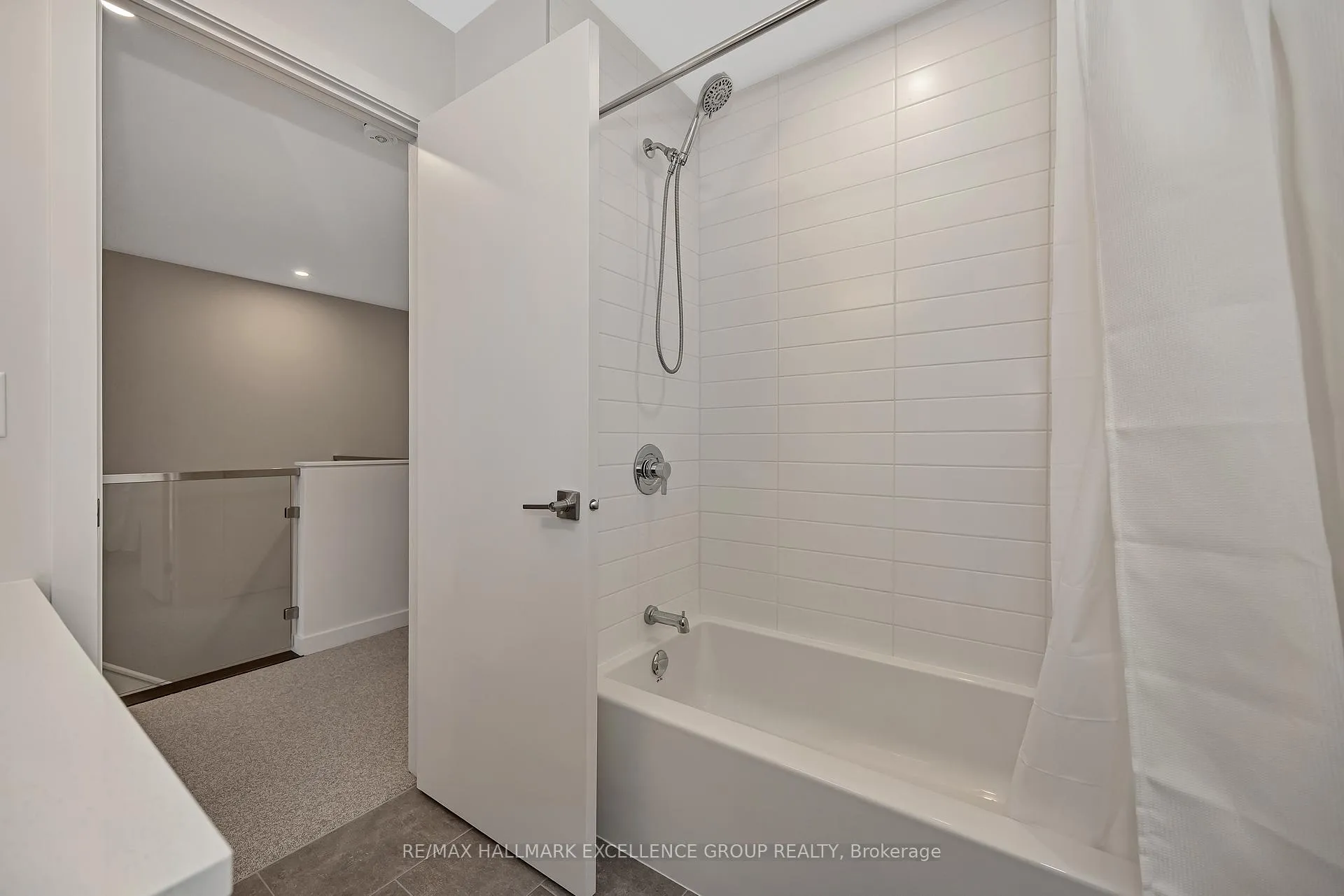 Photo 30 of 677 Honeydew Street, Ottawa, Riverside South/Gloucester Glen — HOMEH