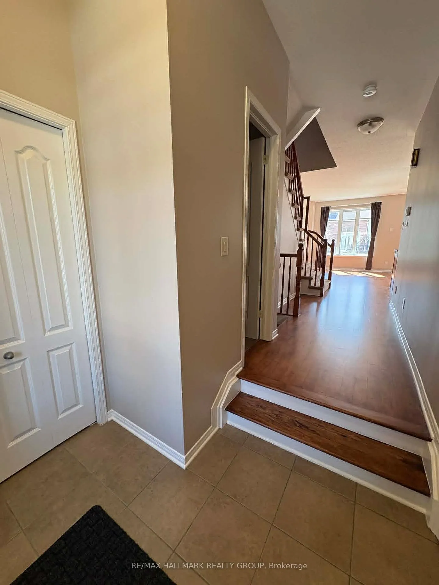 Photo 4 of 756 Nakina Way, Ottawa, Riverside South/Gloucester Glen — HOMEH