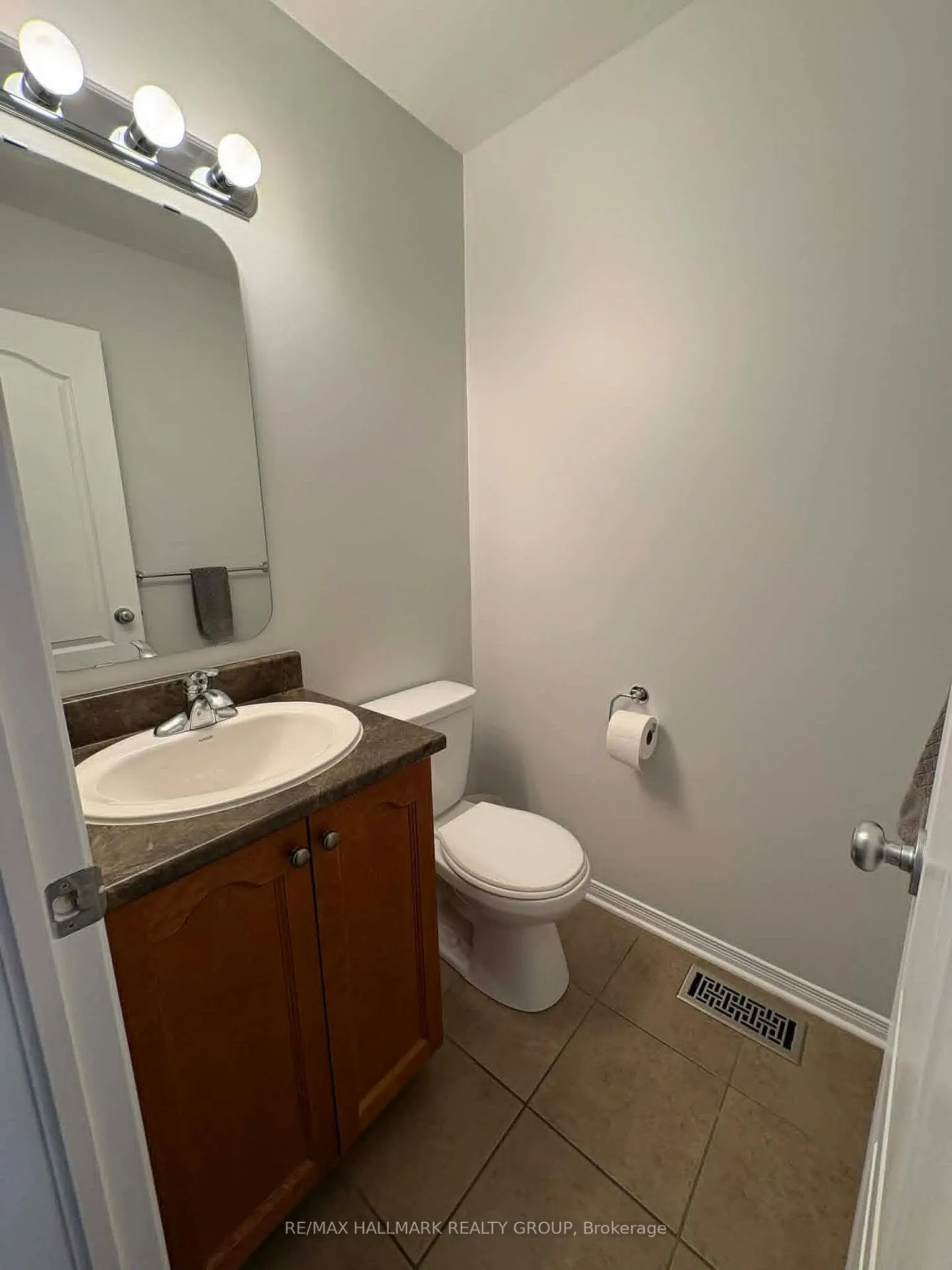 Photo 7 of 756 Nakina Way, Ottawa, Riverside South/Gloucester Glen — HOMEH
