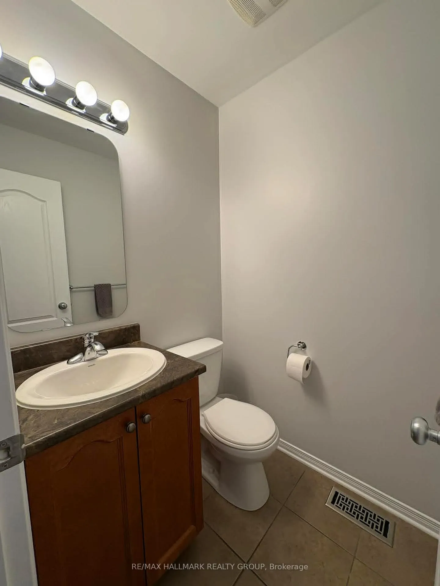 Photo 8 of 756 Nakina Way, Ottawa, Riverside South/Gloucester Glen — HOMEH