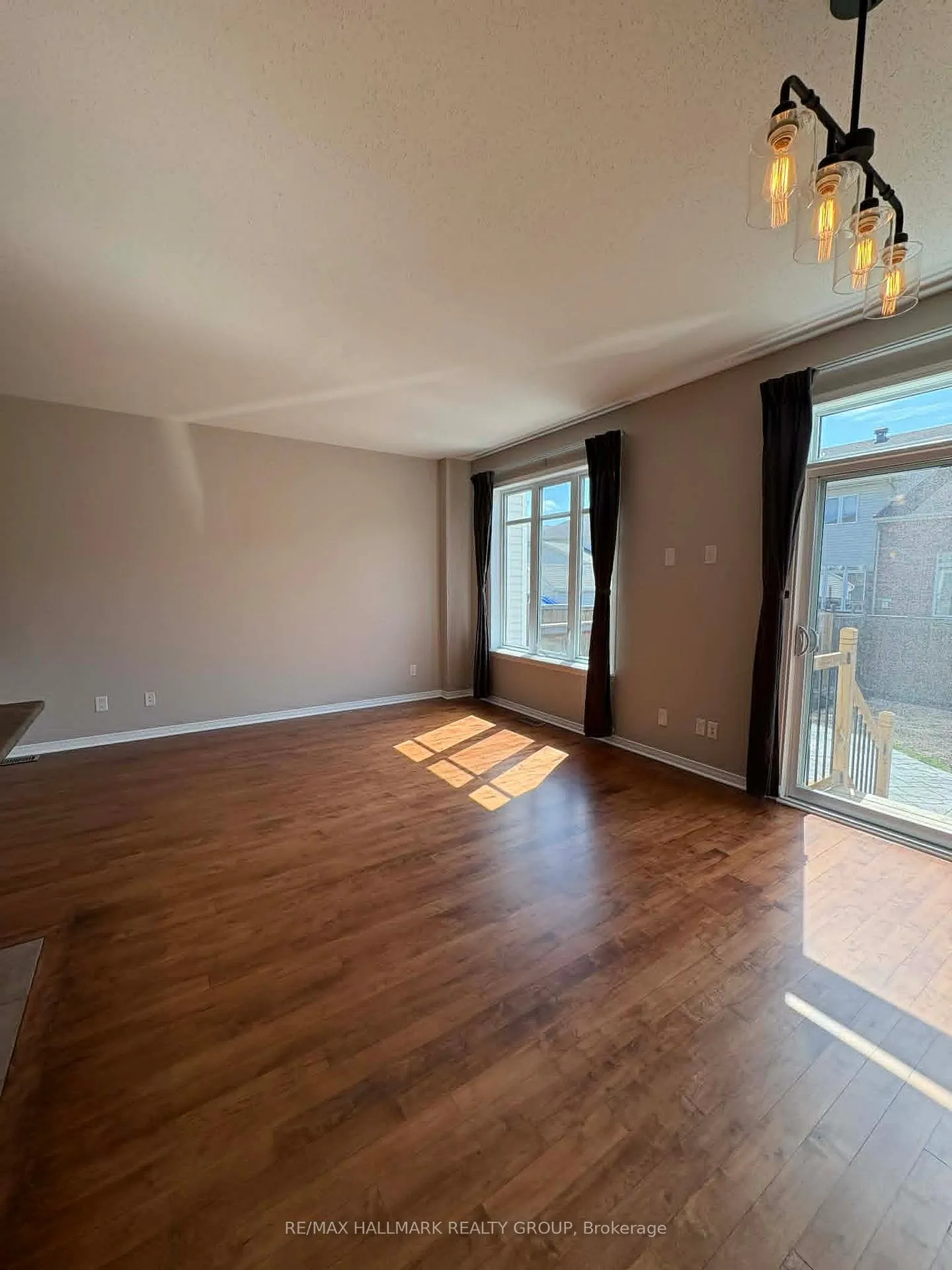 Photo 13 of 756 Nakina Way, Ottawa, Riverside South/Gloucester Glen — HOMEH
