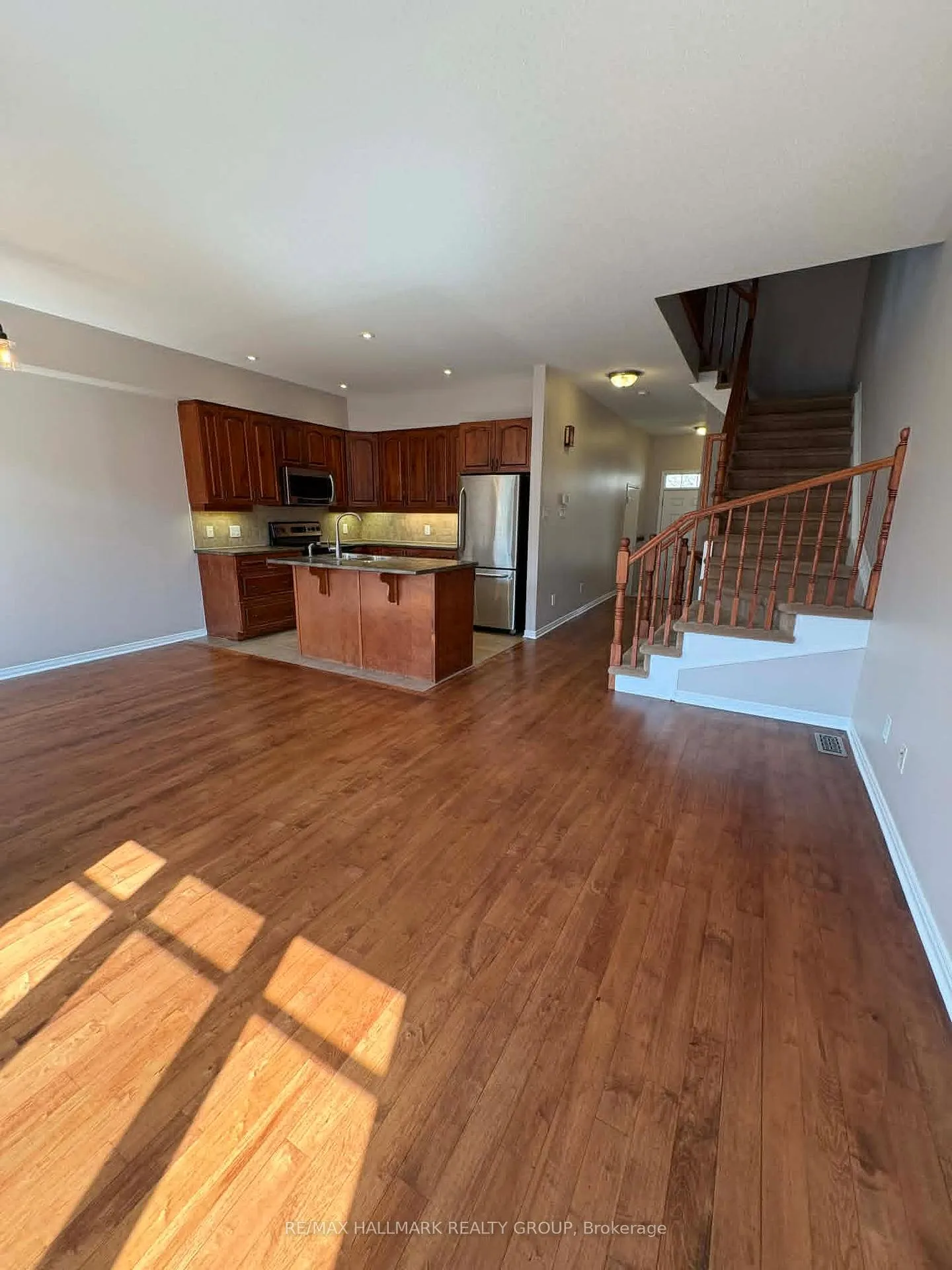 Photo 14 of 756 Nakina Way, Ottawa, Riverside South/Gloucester Glen — HOMEH