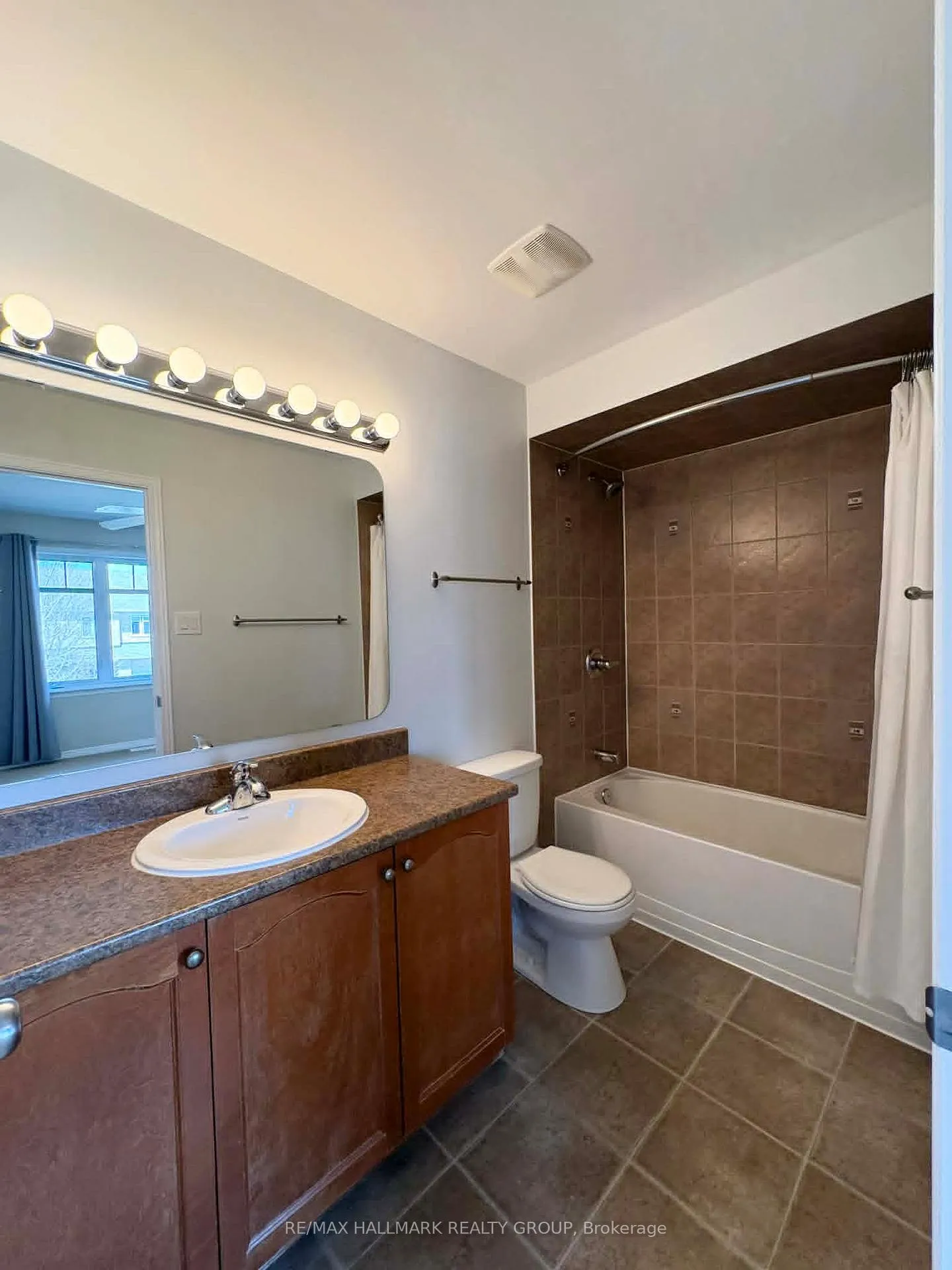 Photo 25 of 756 Nakina Way, Ottawa, Riverside South/Gloucester Glen — HOMEH