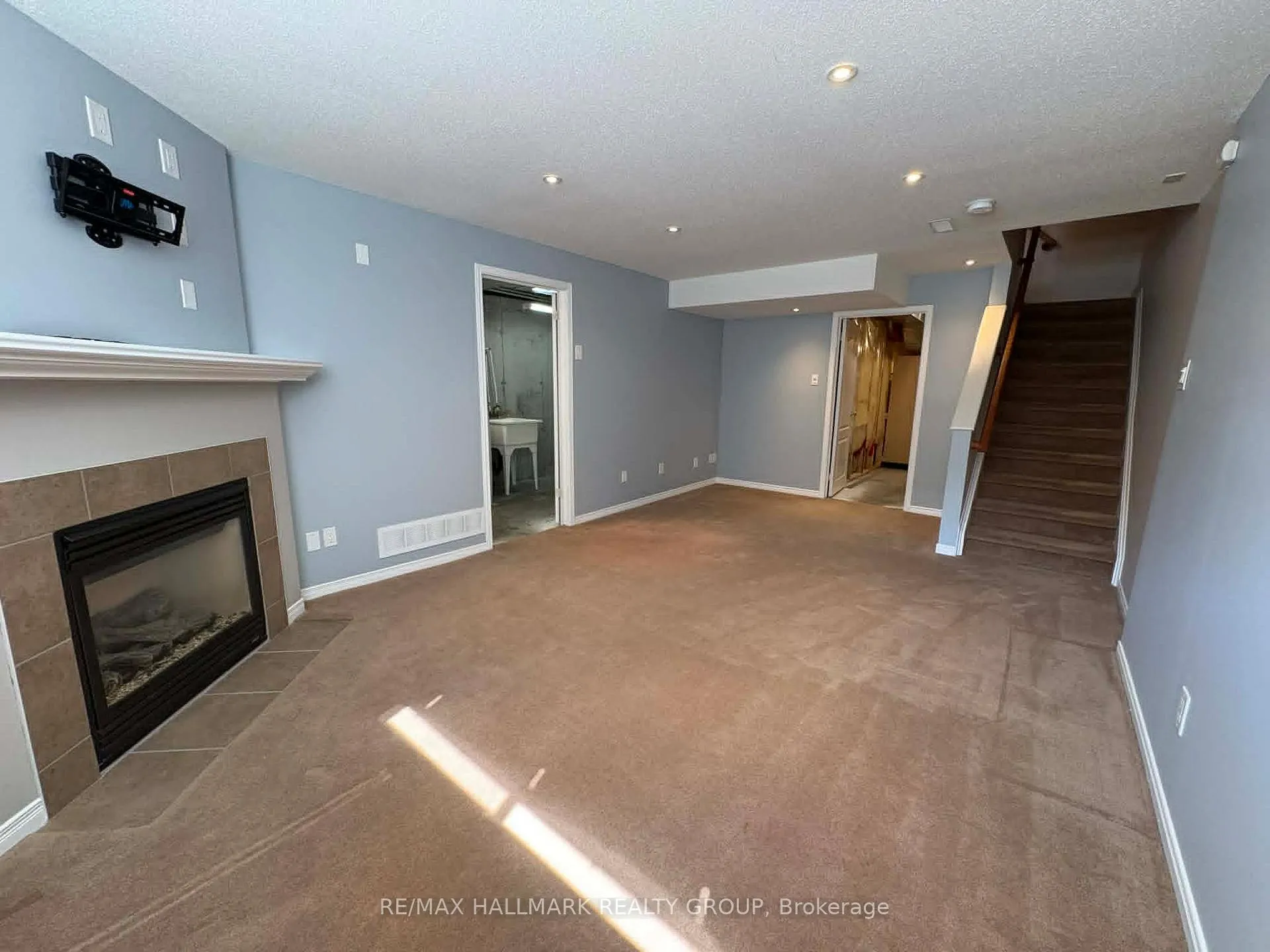 Photo 32 of 756 Nakina Way, Ottawa, Riverside South/Gloucester Glen — HOMEH