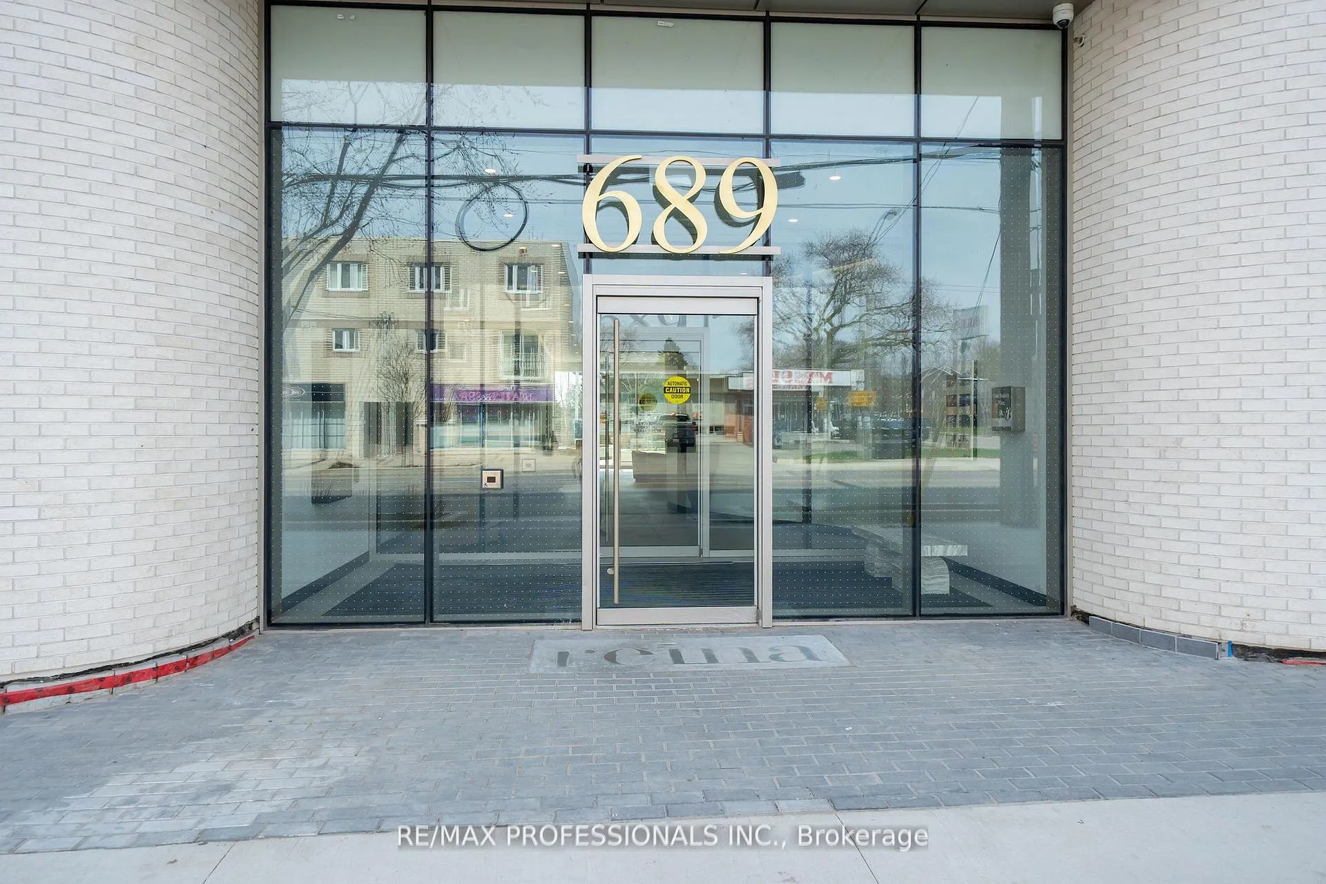 Photo 2 of Unit 303, 689 The Queensway, Etobicoke, Stonegate-Queensway — HOMEH
