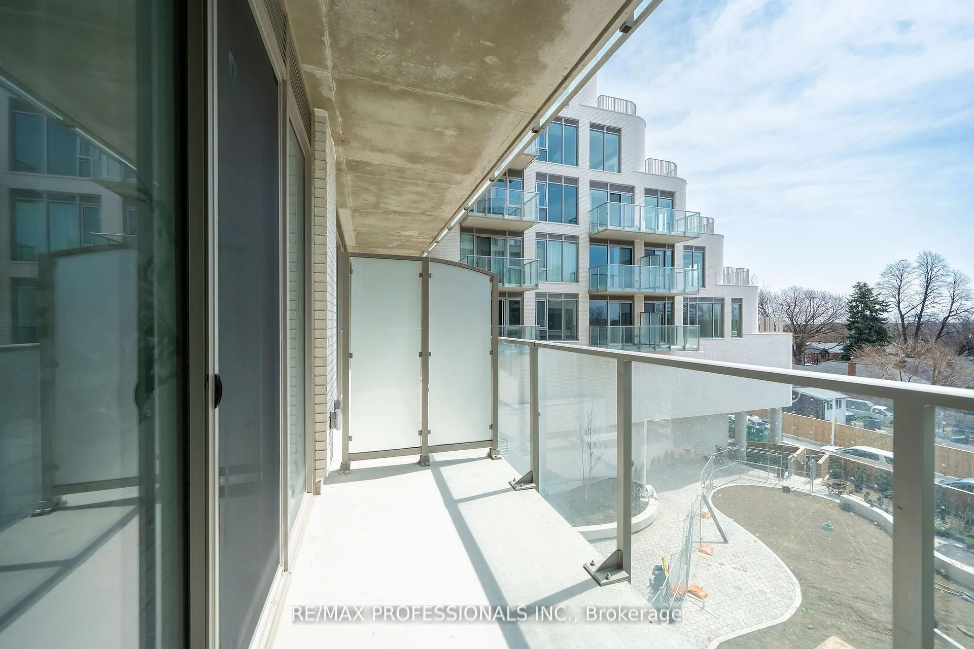 Photo 13 of Unit 303, 689 The Queensway, Etobicoke, Stonegate-Queensway — HOMEH