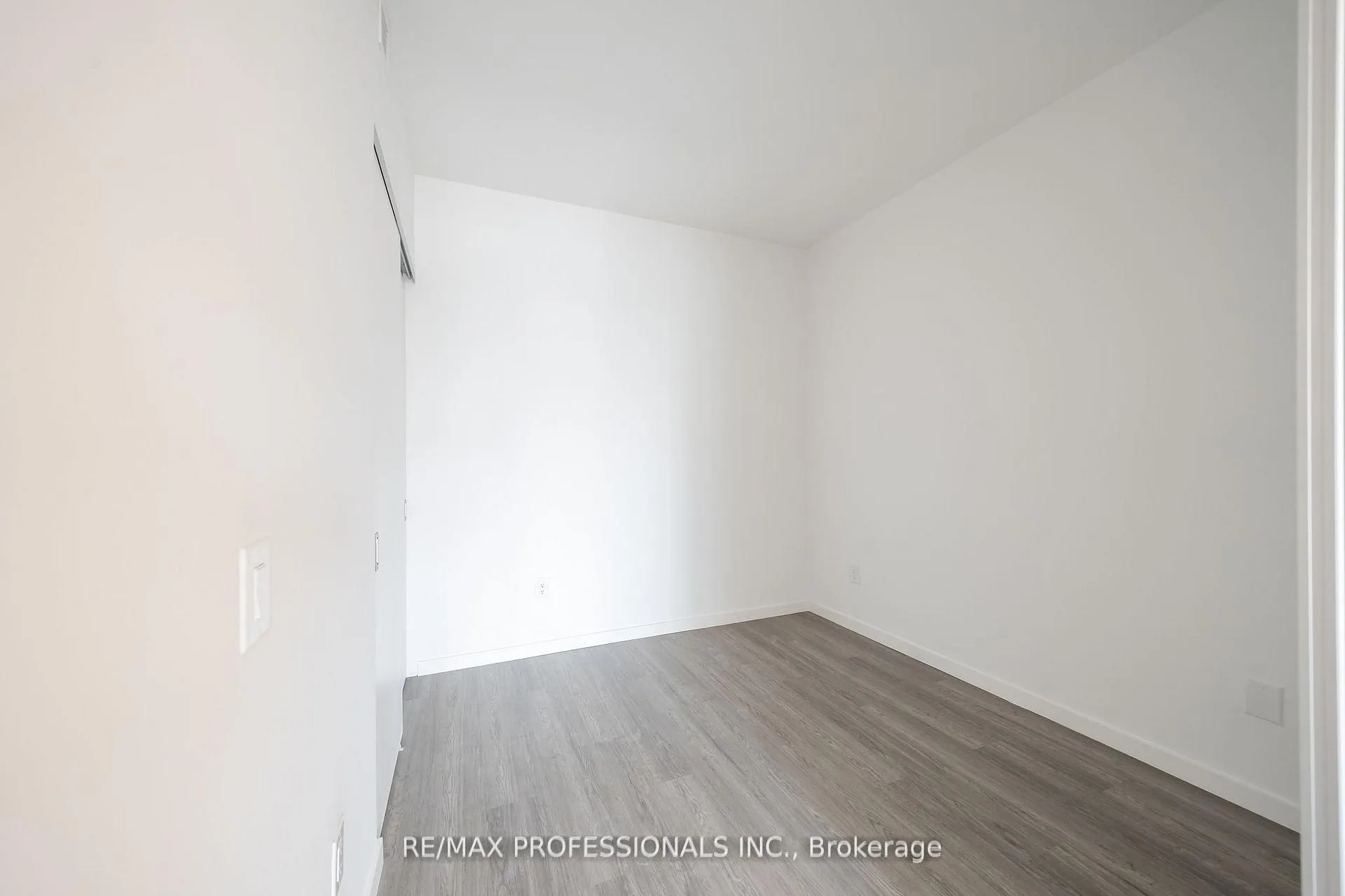 Photo 14 of Unit 303, 689 The Queensway, Etobicoke, Stonegate-Queensway — HOMEH