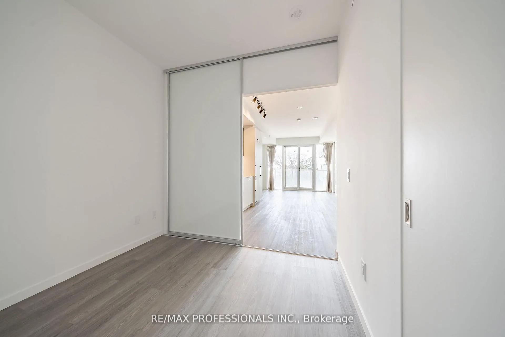Photo 15 of Unit 303, 689 The Queensway, Etobicoke, Stonegate-Queensway — HOMEH