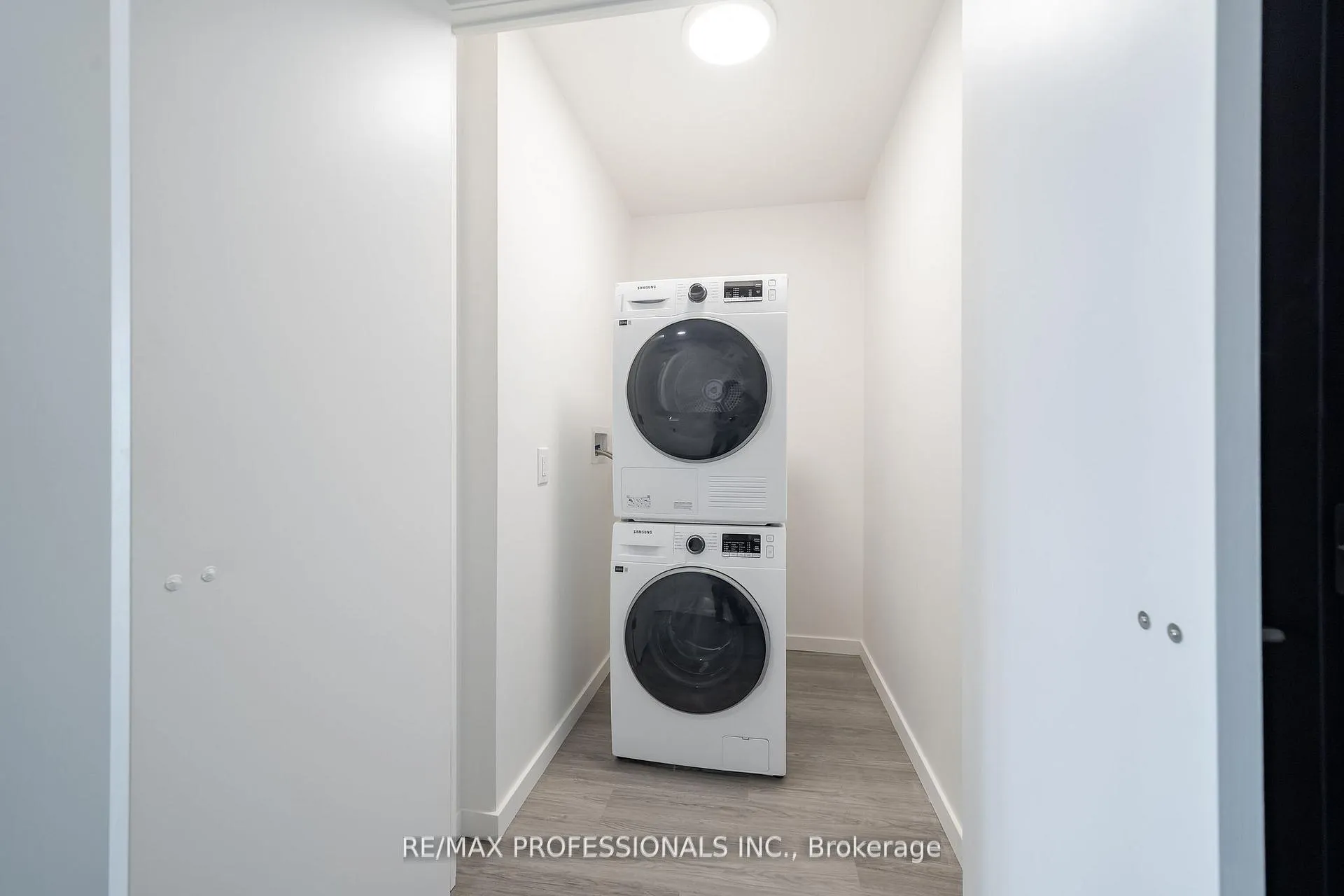 Photo 21 of Unit 303, 689 The Queensway, Etobicoke, Stonegate-Queensway — HOMEH