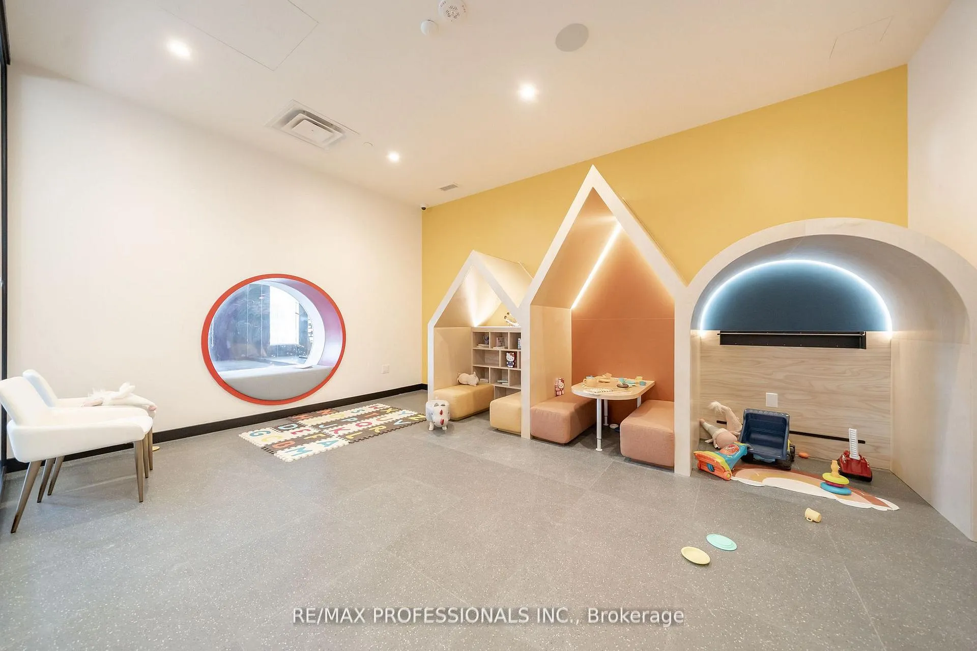 Photo 32 of Unit 303, 689 The Queensway, Etobicoke, Stonegate-Queensway — HOMEH