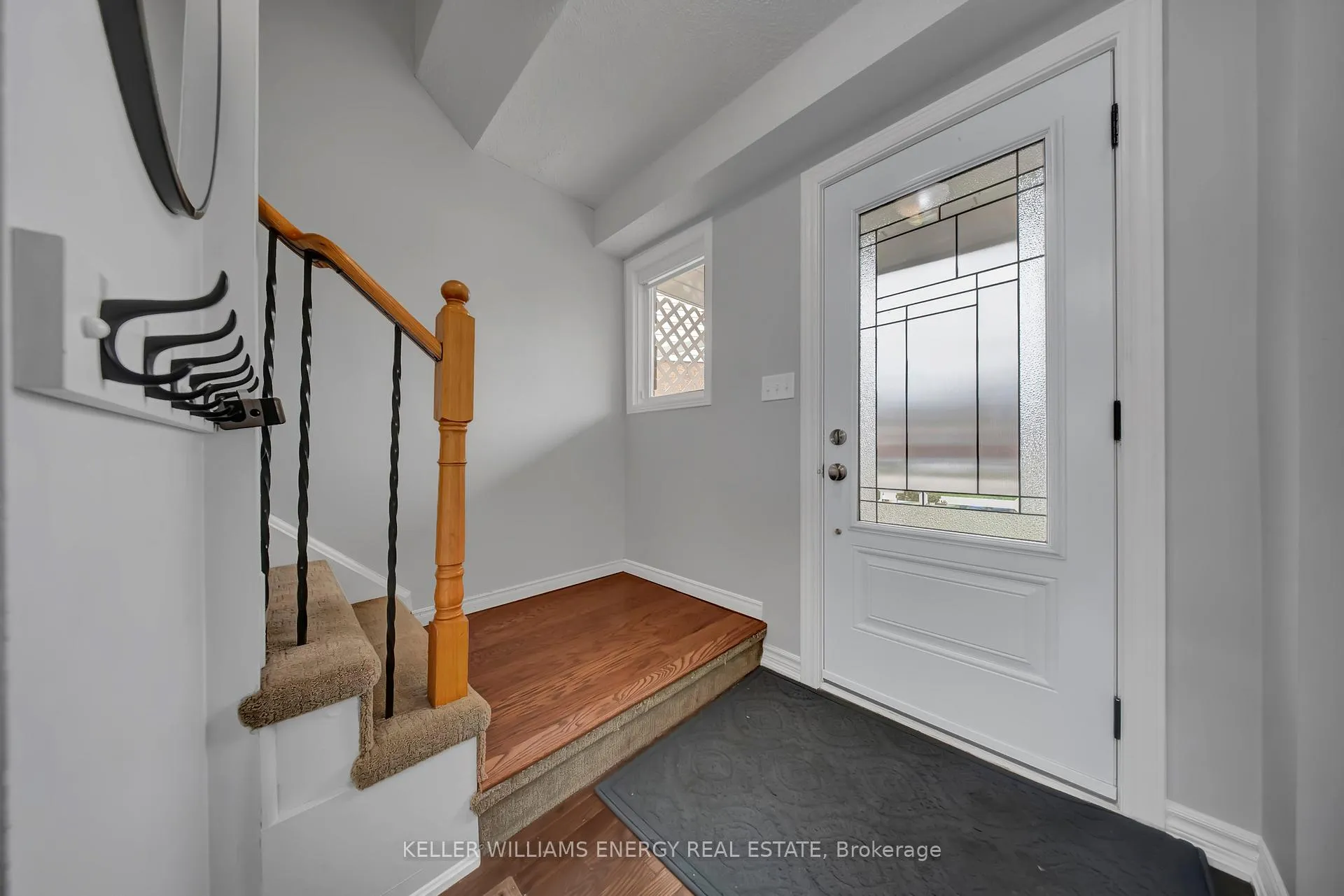 Photo 5 of 39 Longwood Court, Clarington, Courtice — HOMEH