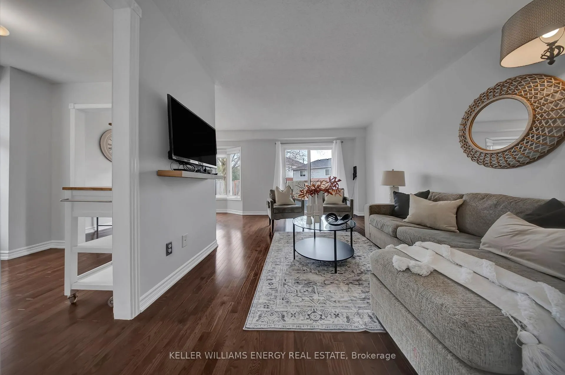 Photo 7 of 39 Longwood Court, Clarington, Courtice — HOMEH