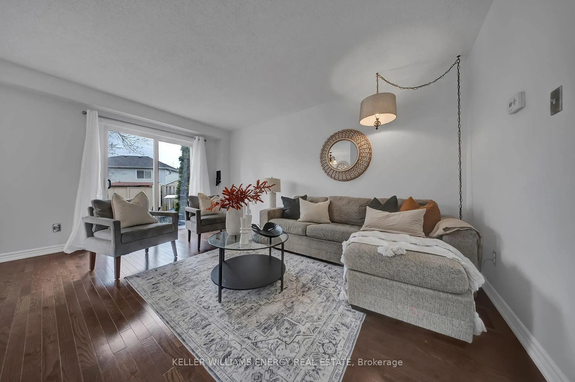 Photo 9 of 39 Longwood Court, Clarington, Courtice — HOMEH