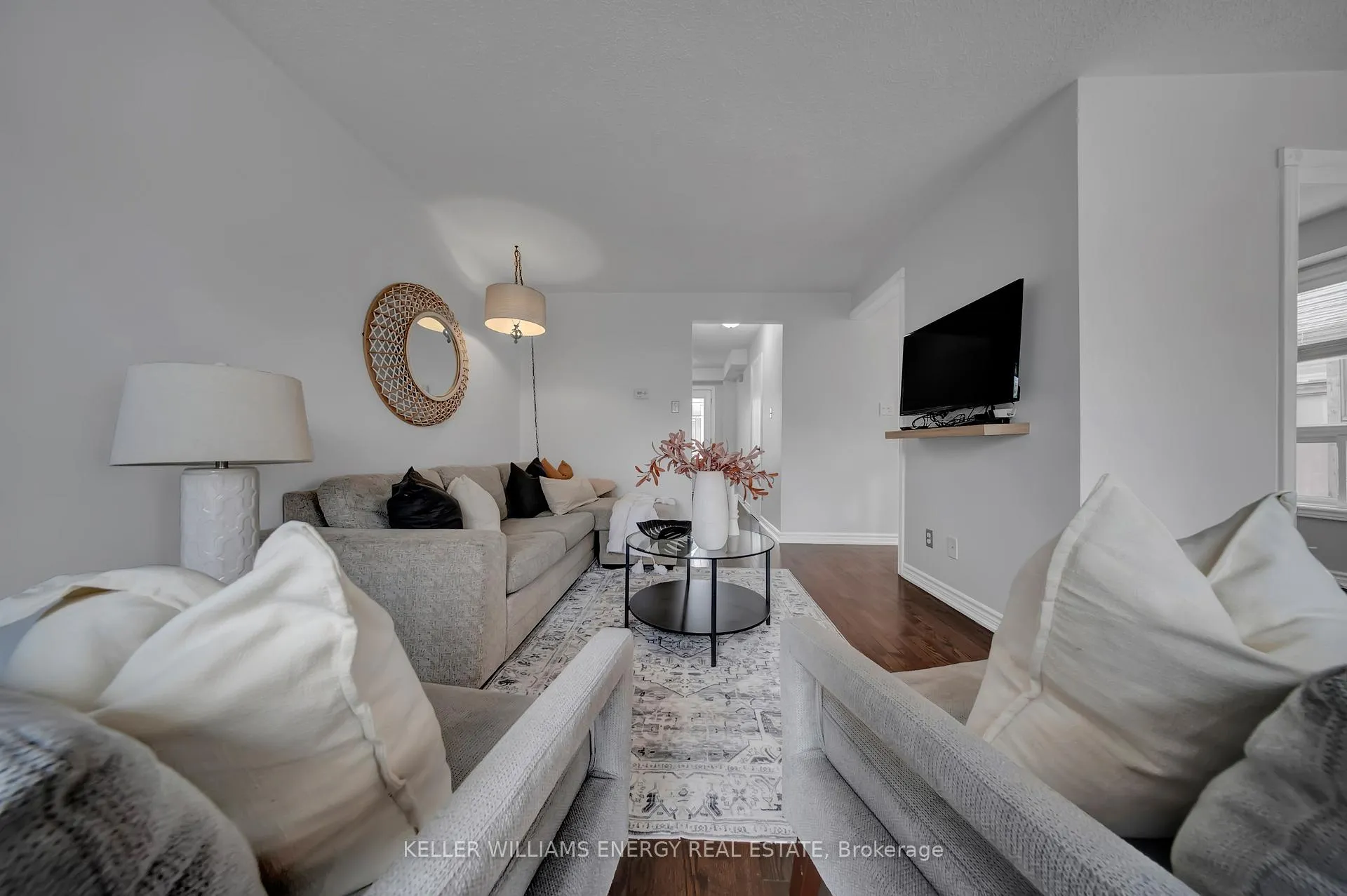 Photo 11 of 39 Longwood Court, Clarington, Courtice — HOMEH