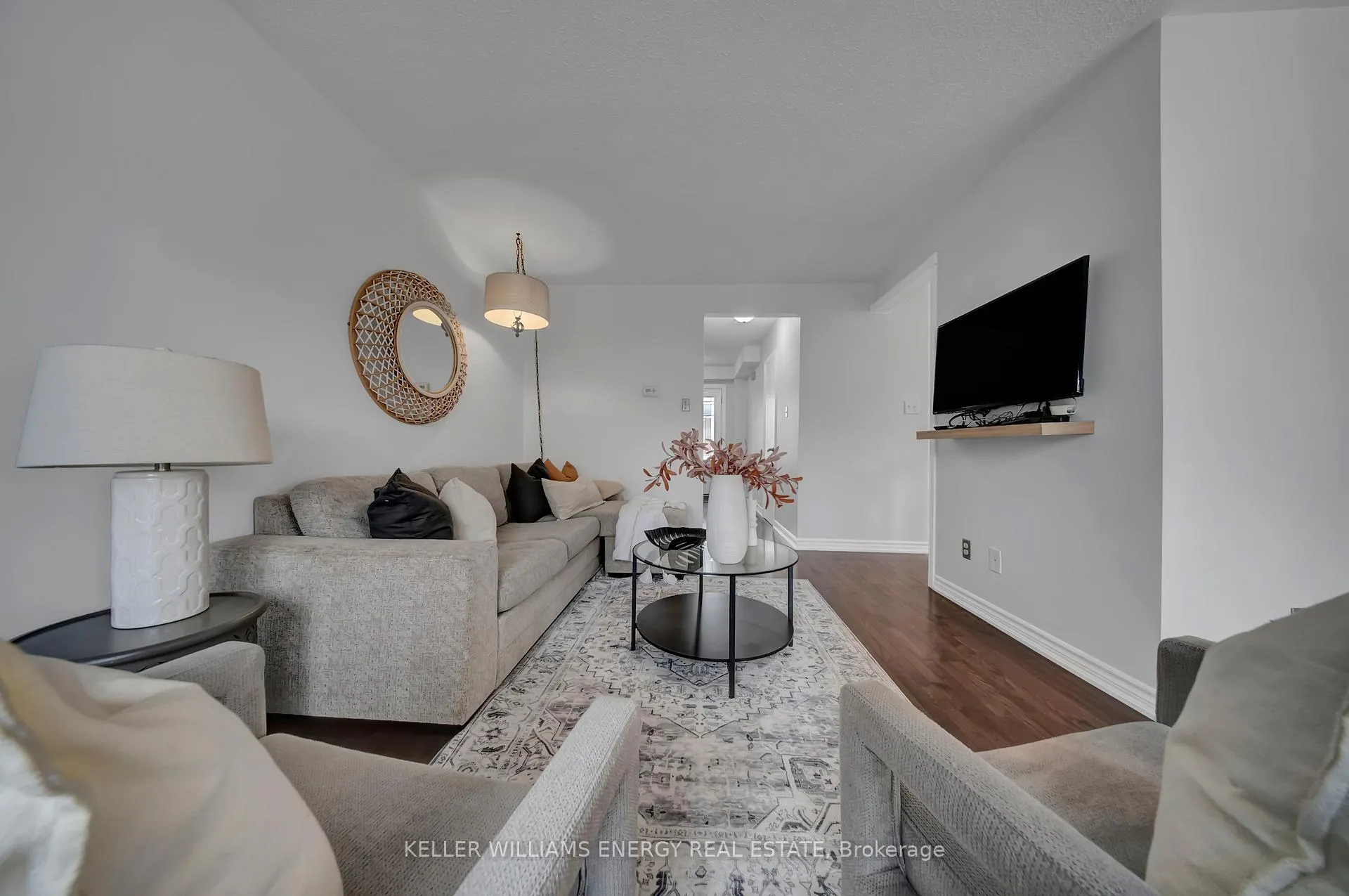 Photo 12 of 39 Longwood Court, Clarington, Courtice — HOMEH
