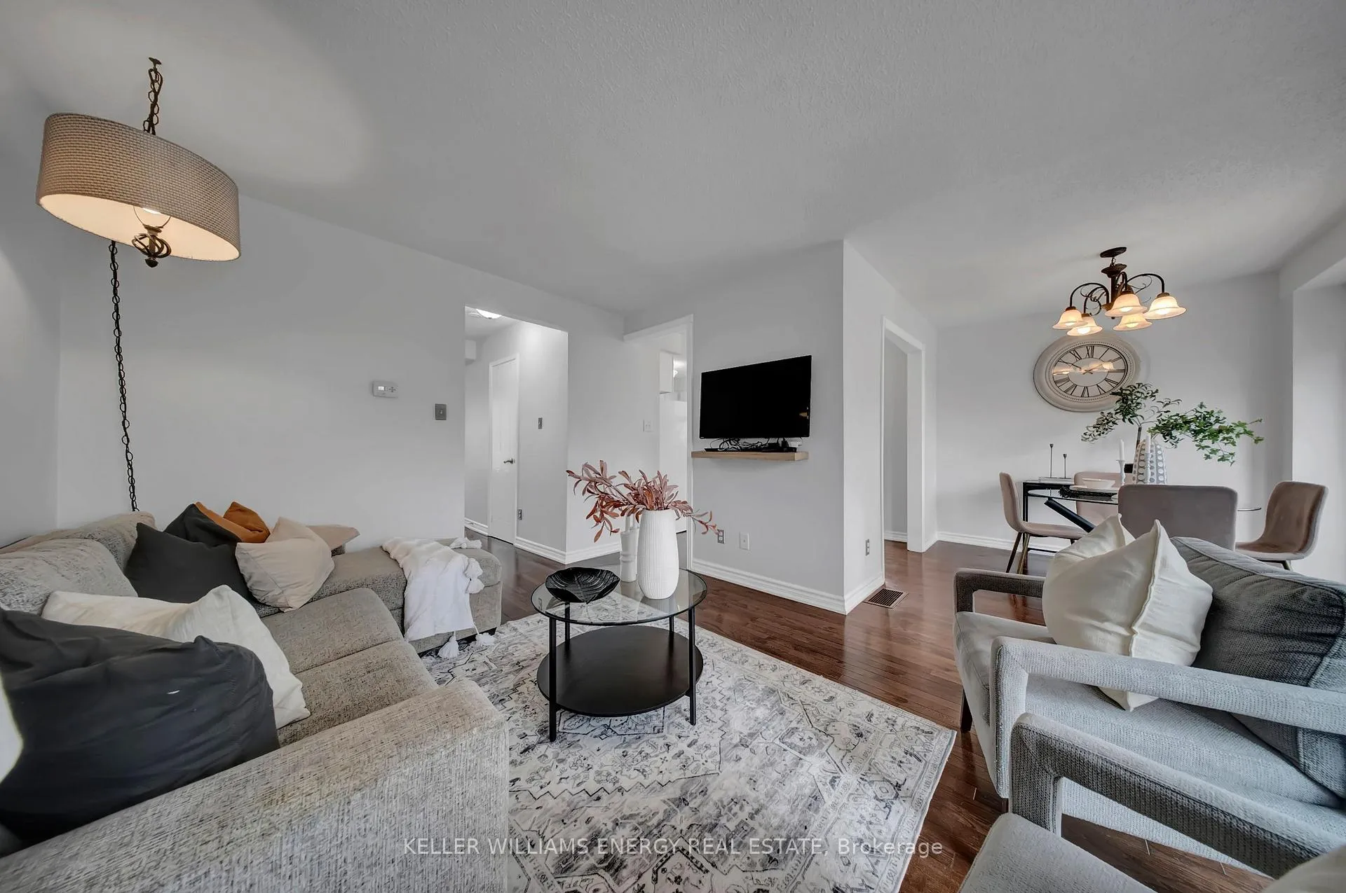 Photo 13 of 39 Longwood Court, Clarington, Courtice — HOMEH