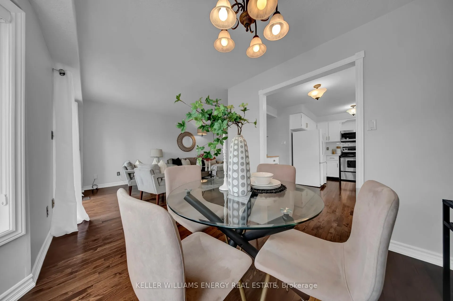 Photo 18 of 39 Longwood Court, Clarington, Courtice — HOMEH