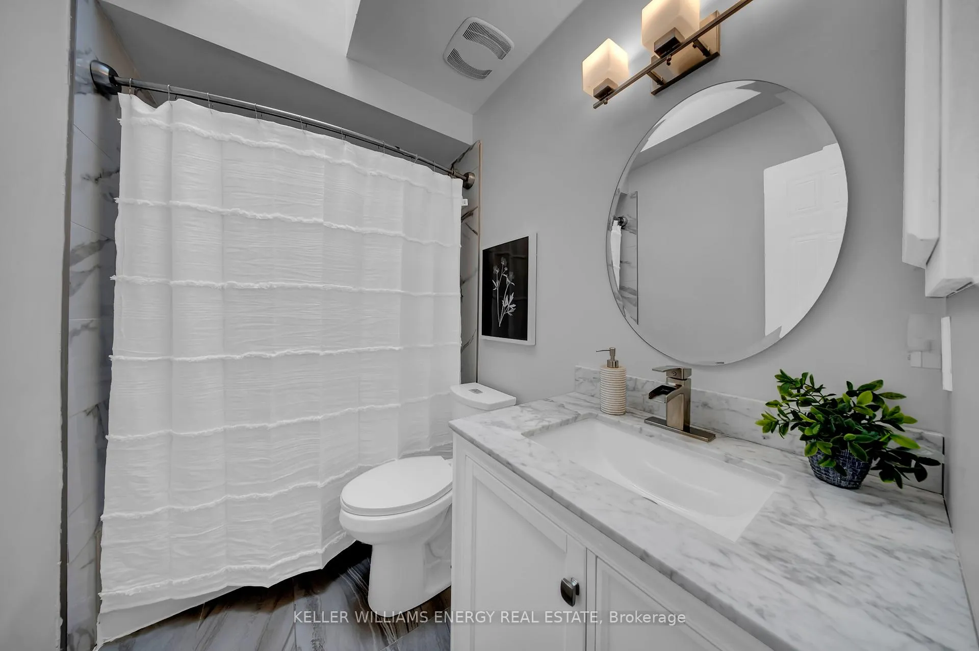 Photo 32 of 39 Longwood Court, Clarington, Courtice — HOMEH