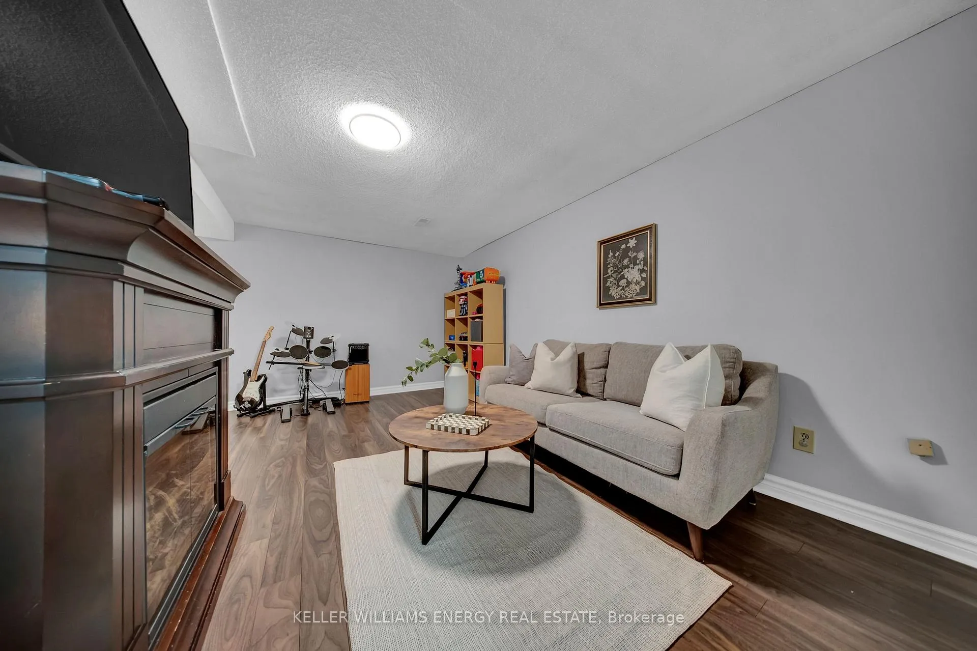 Photo 37 of 39 Longwood Court, Clarington, Courtice — HOMEH