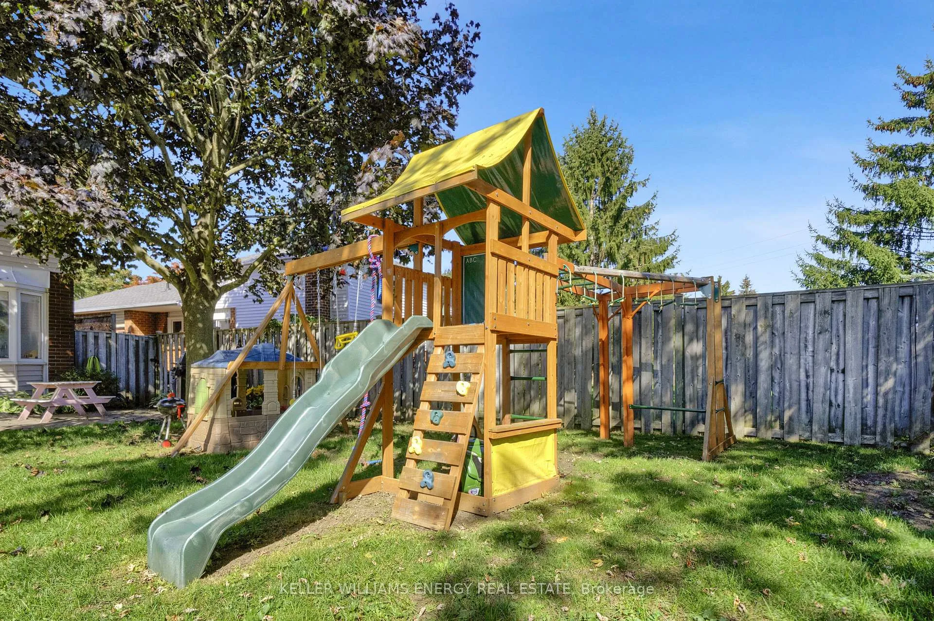 Photo 47 of 39 Longwood Court, Clarington, Courtice — HOMEH