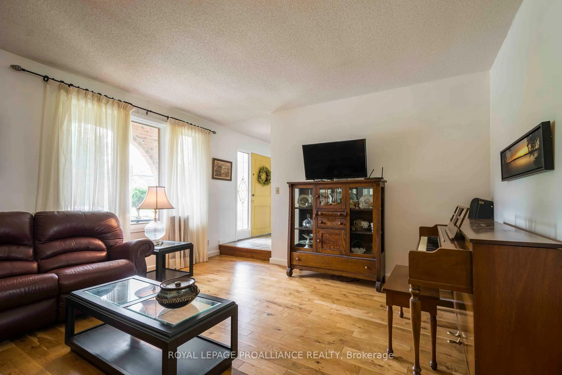 Photo 5 of 12 Montrose Road, Quinte West, Sidney Ward — HOMEH