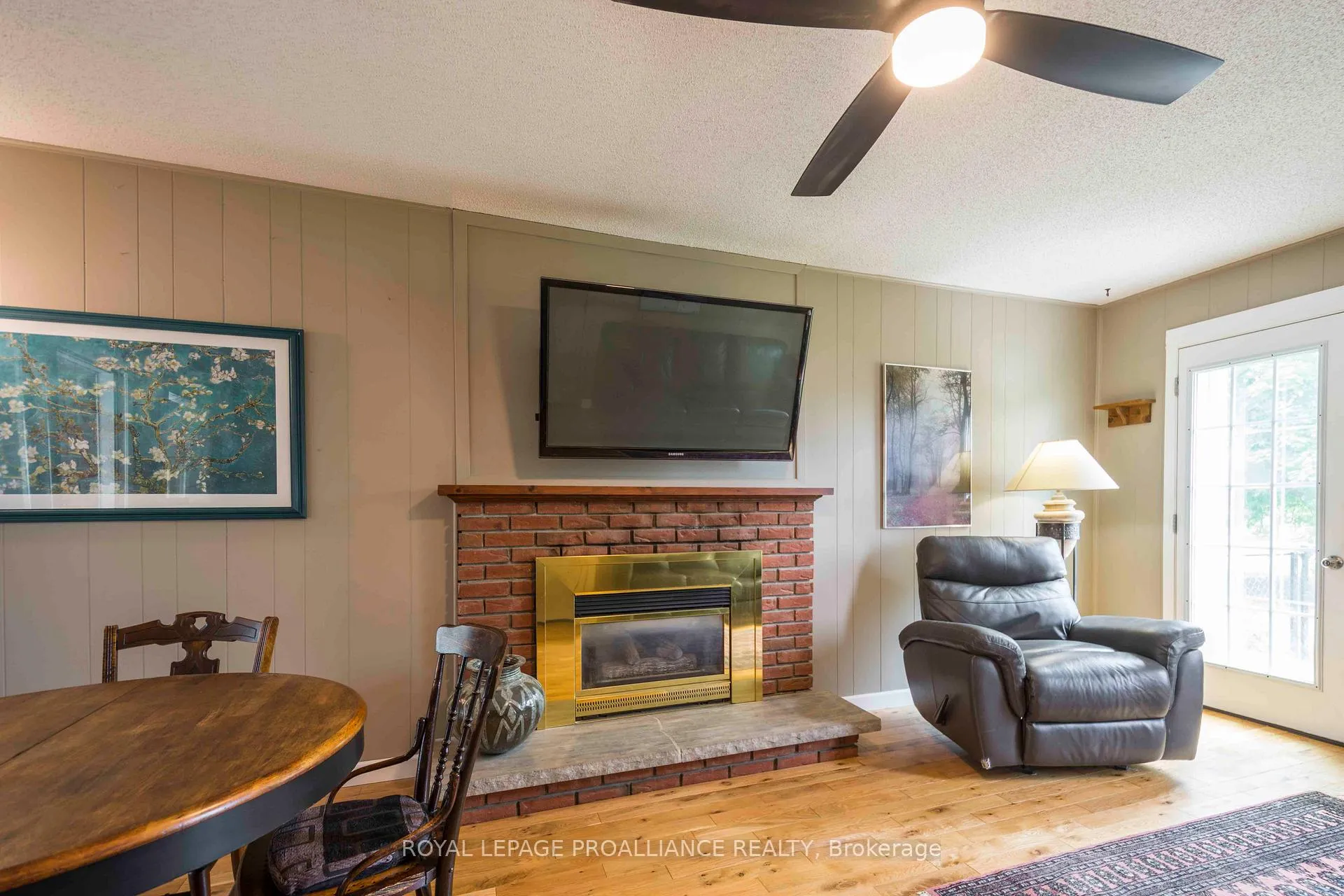 Photo 10 of 12 Montrose Road, Quinte West, Sidney Ward — HOMEH