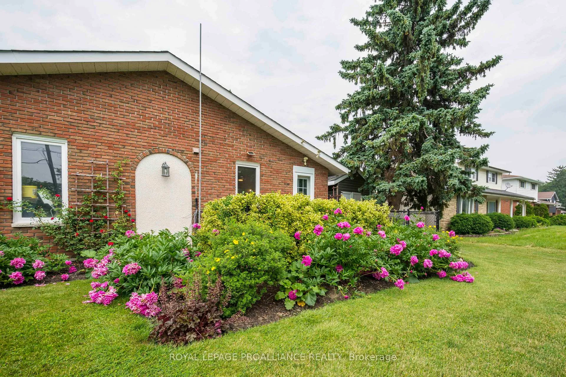 Photo 23 of 12 Montrose Road, Quinte West, Sidney Ward — HOMEH