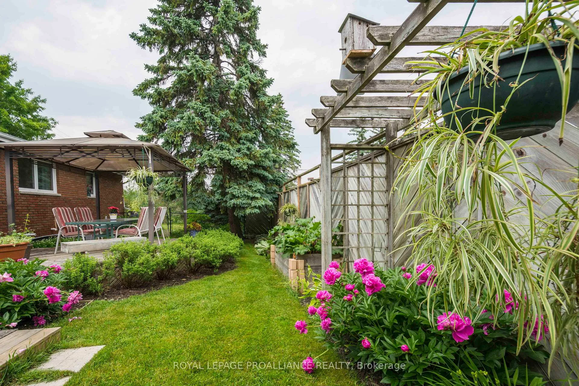 Photo 24 of 12 Montrose Road, Quinte West, Sidney Ward — HOMEH
