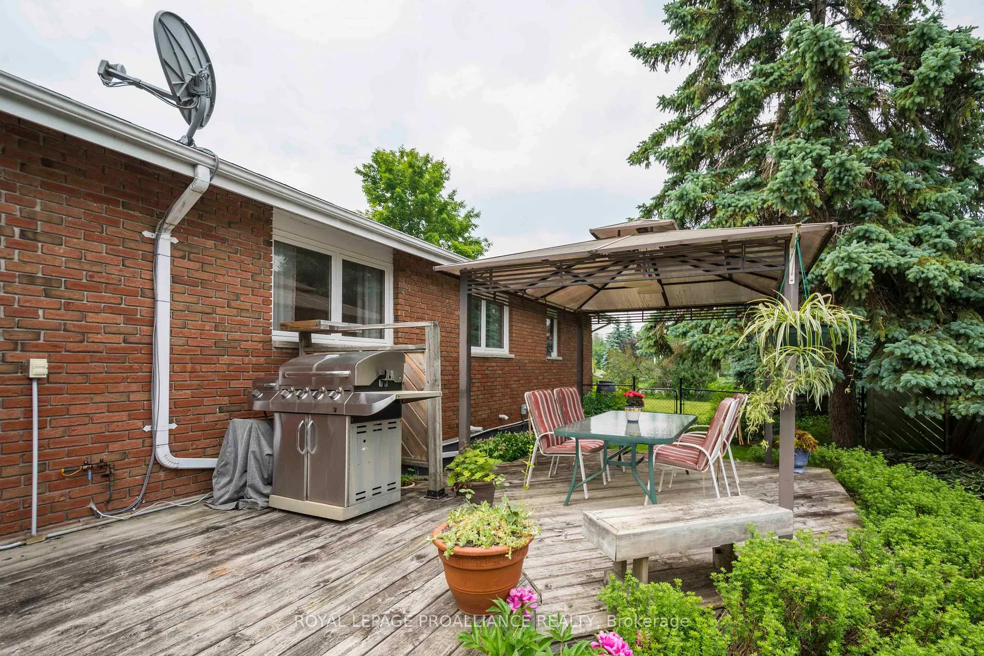 Photo 25 of 12 Montrose Road, Quinte West, Sidney Ward — HOMEH