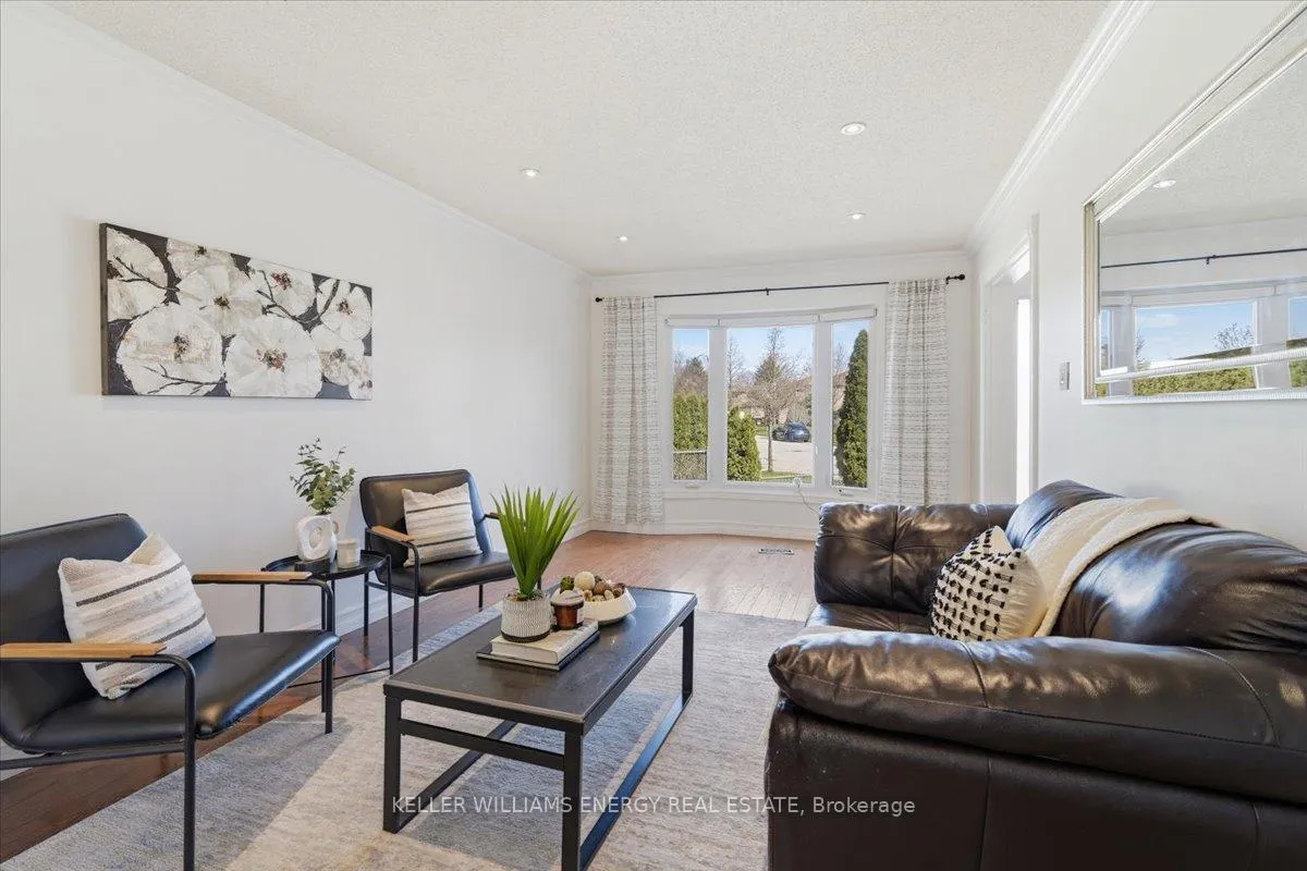 Photo 6 of 18 Genner Drive, Ajax, Central West — HOMEH