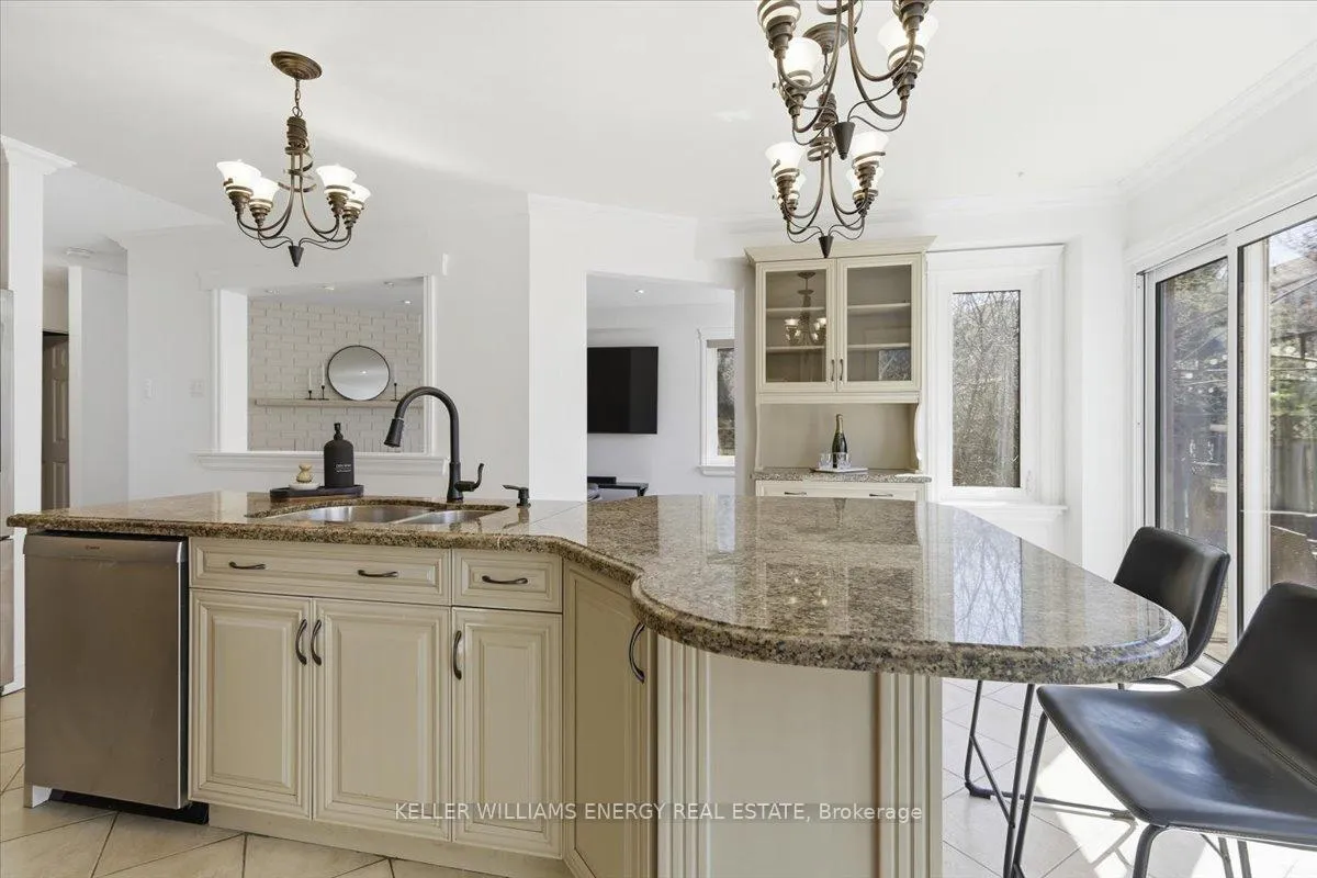 Photo 9 of 18 Genner Drive, Ajax, Central West — HOMEH