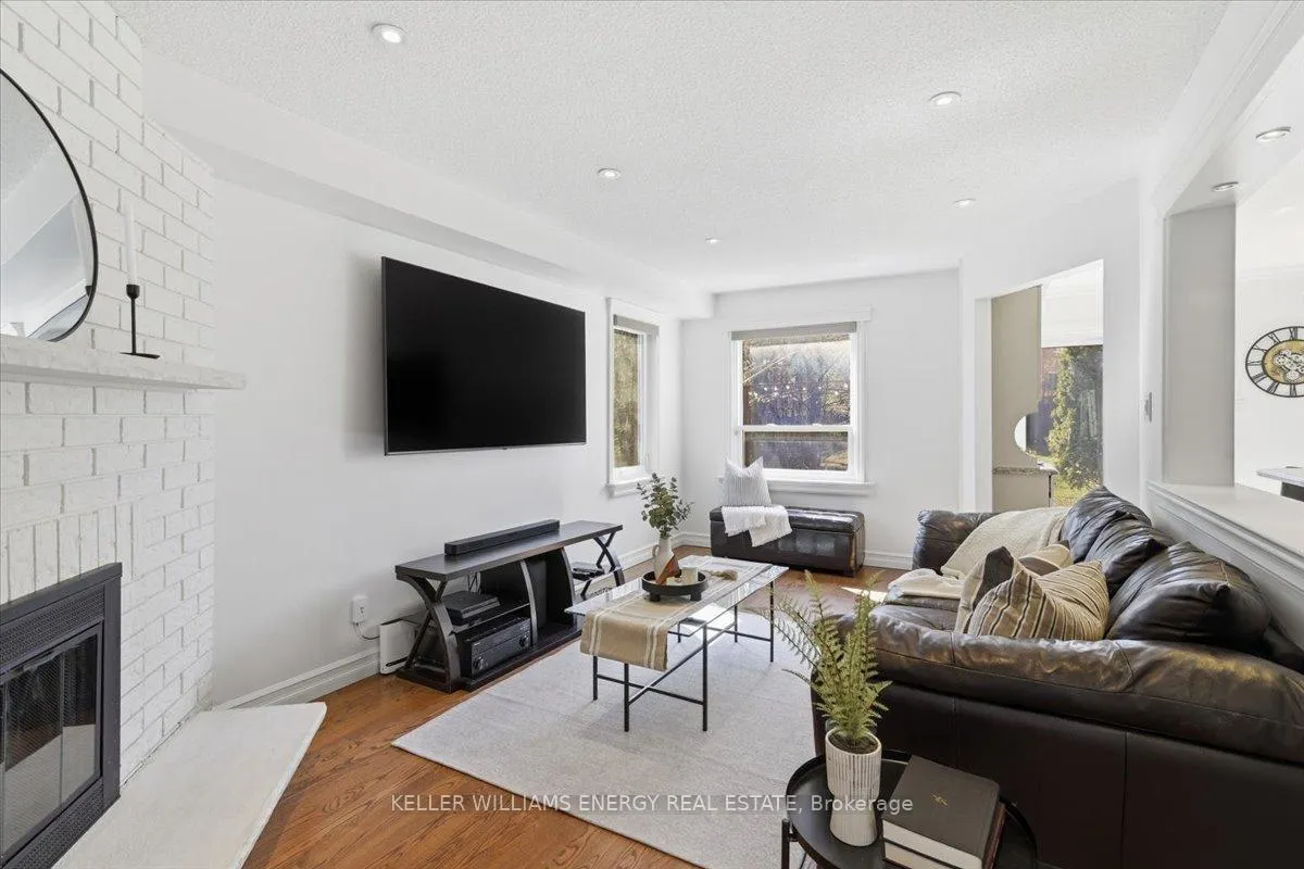Photo 15 of 18 Genner Drive, Ajax, Central West — HOMEH