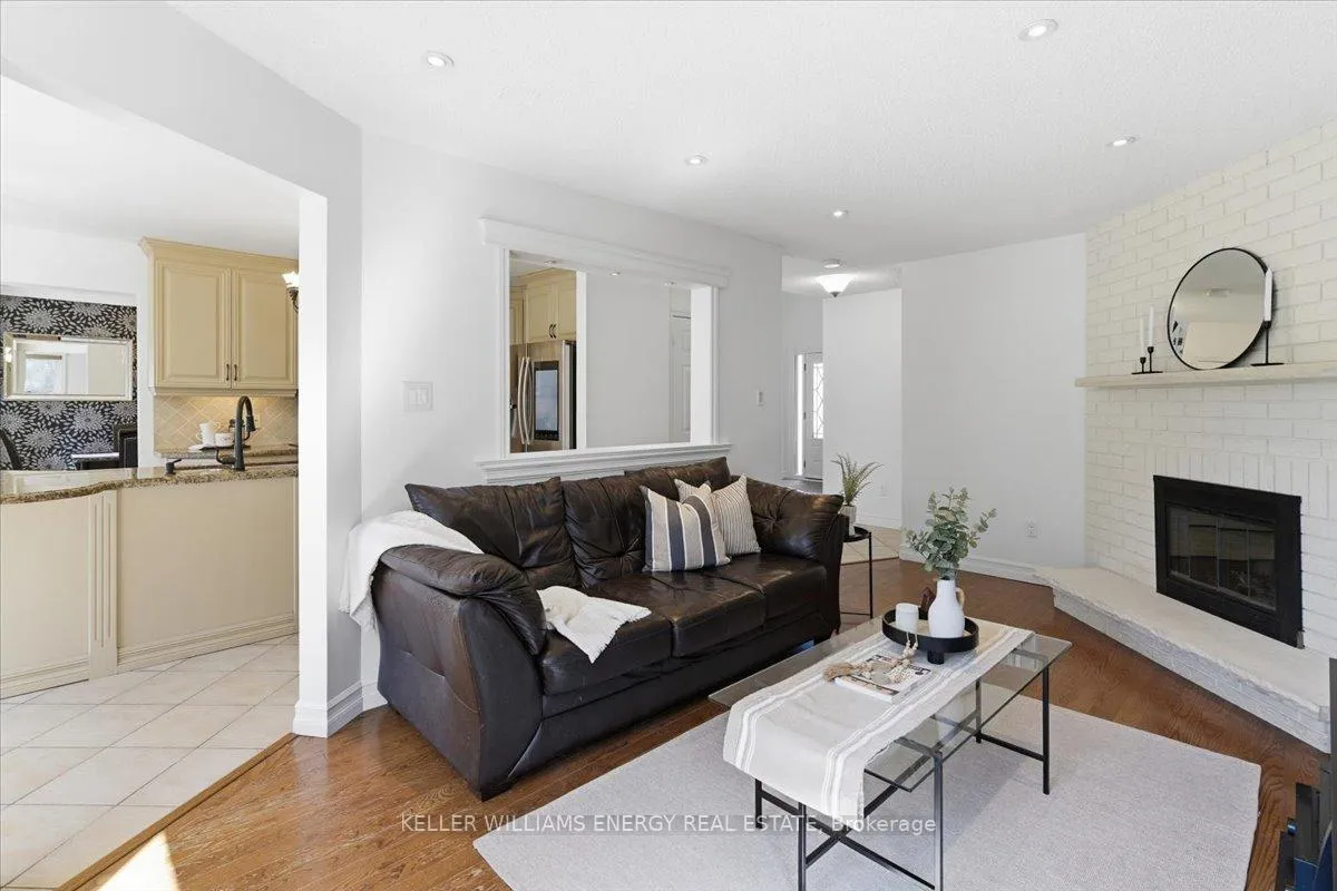 Photo 16 of 18 Genner Drive, Ajax, Central West — HOMEH