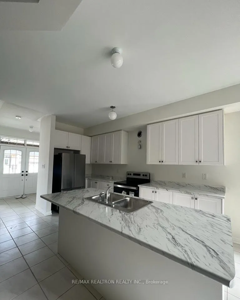 Photo 4 of Unit Main, 16 Thelma Drive, Whitby, Rural Whitby — HOMEH