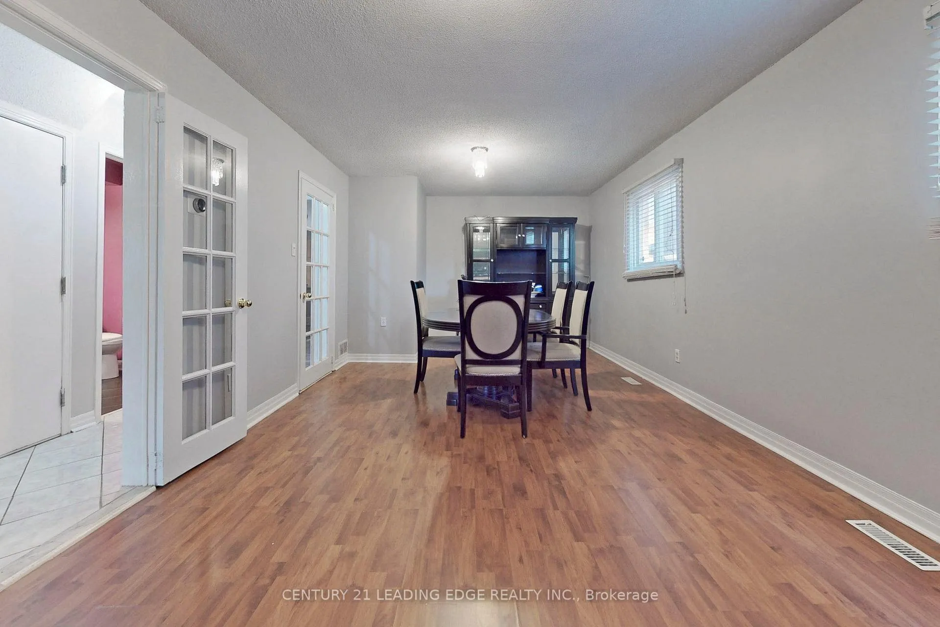 Photo 4 of 91 Ketchum Crescent, Markham, Middlefield — HOMEH