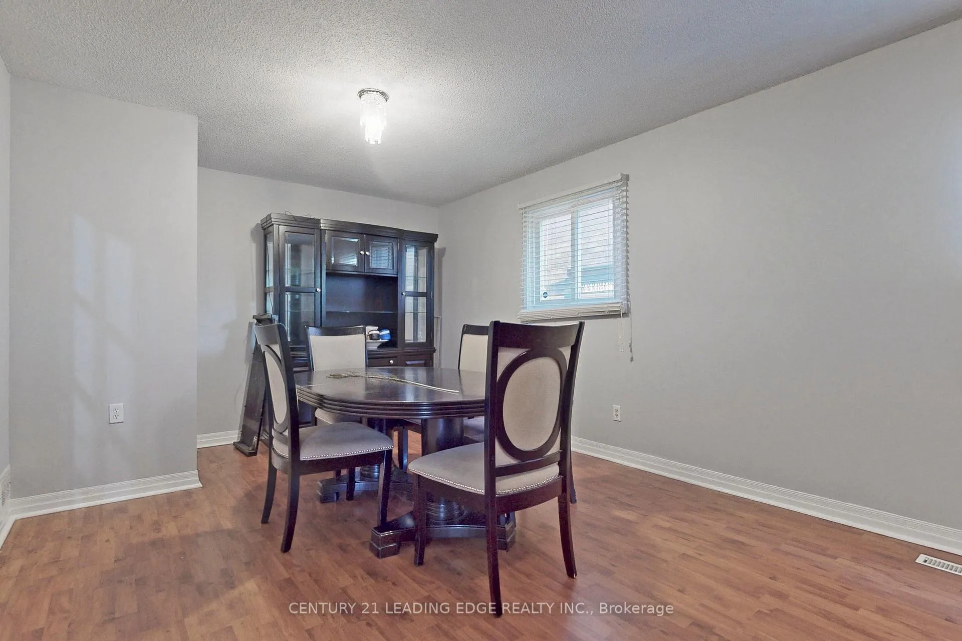 Photo 6 of 91 Ketchum Crescent, Markham, Middlefield — HOMEH
