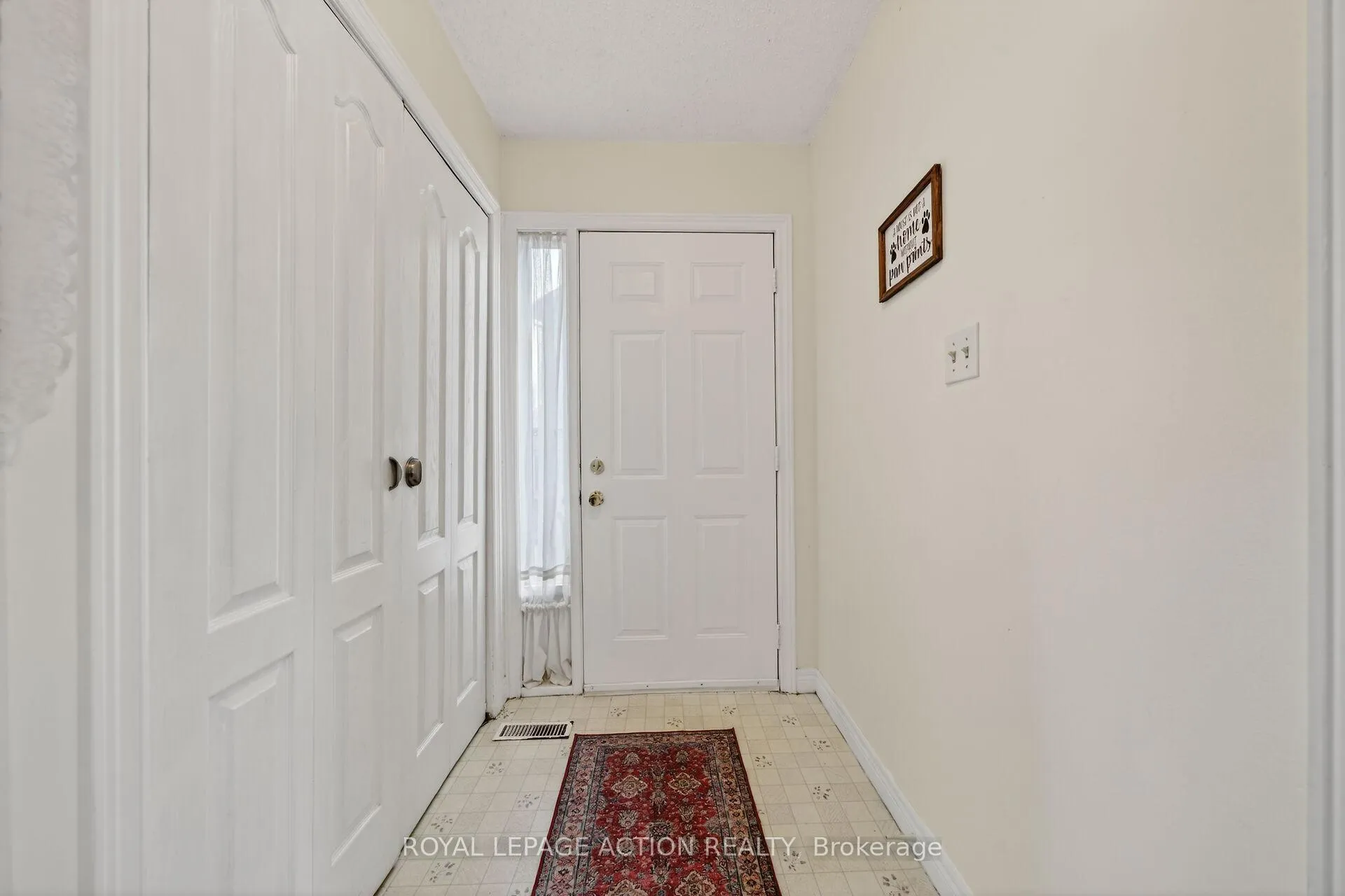 Photo 5 of 34 Enfield Crescent, Brantford — HOMEH