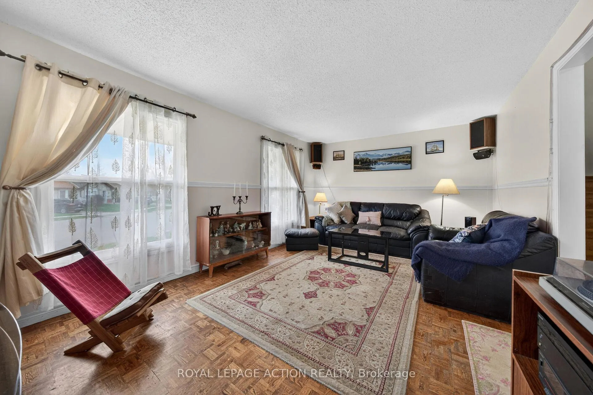 Photo 7 of 34 Enfield Crescent, Brantford — HOMEH