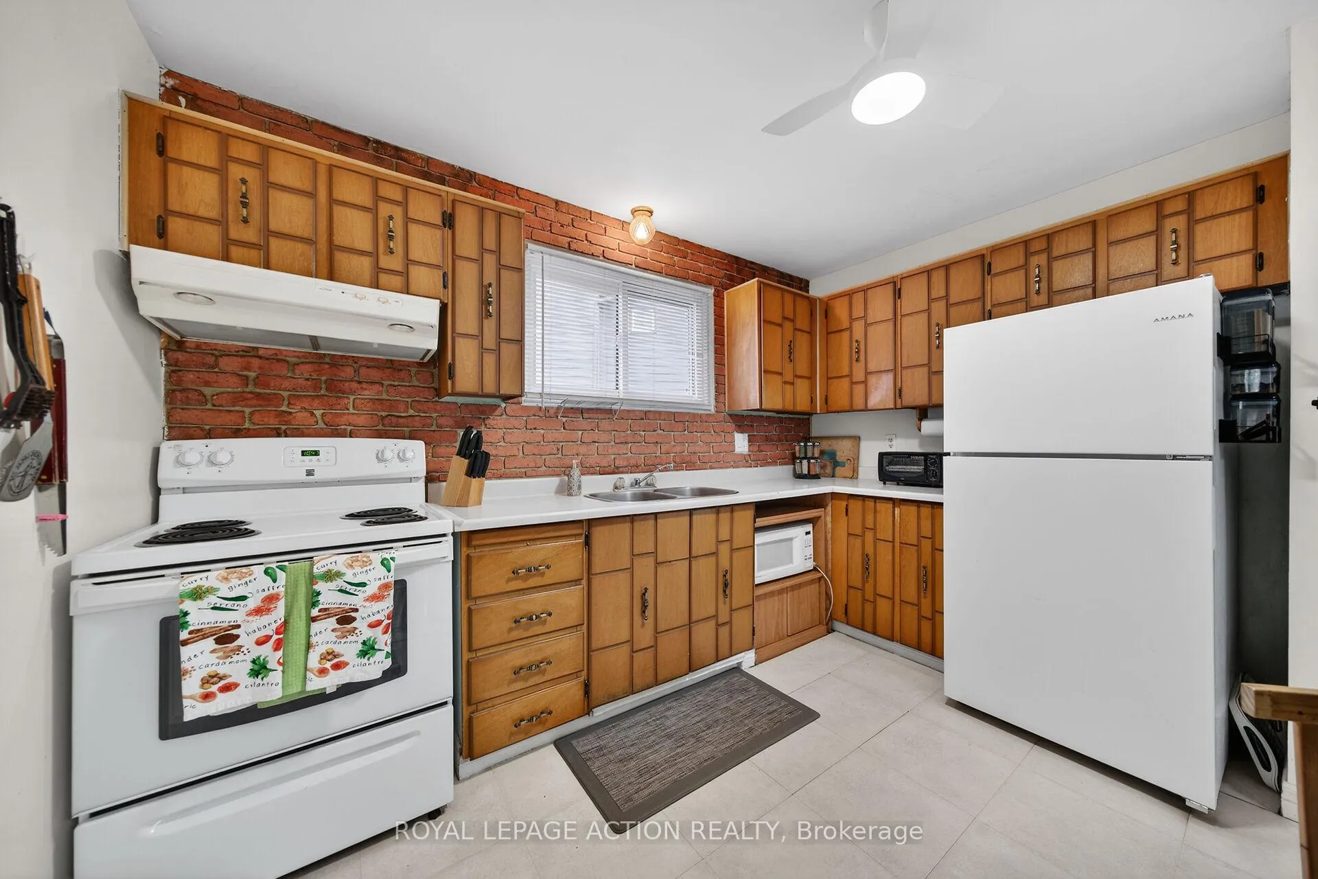 Photo 11 of 34 Enfield Crescent, Brantford — HOMEH