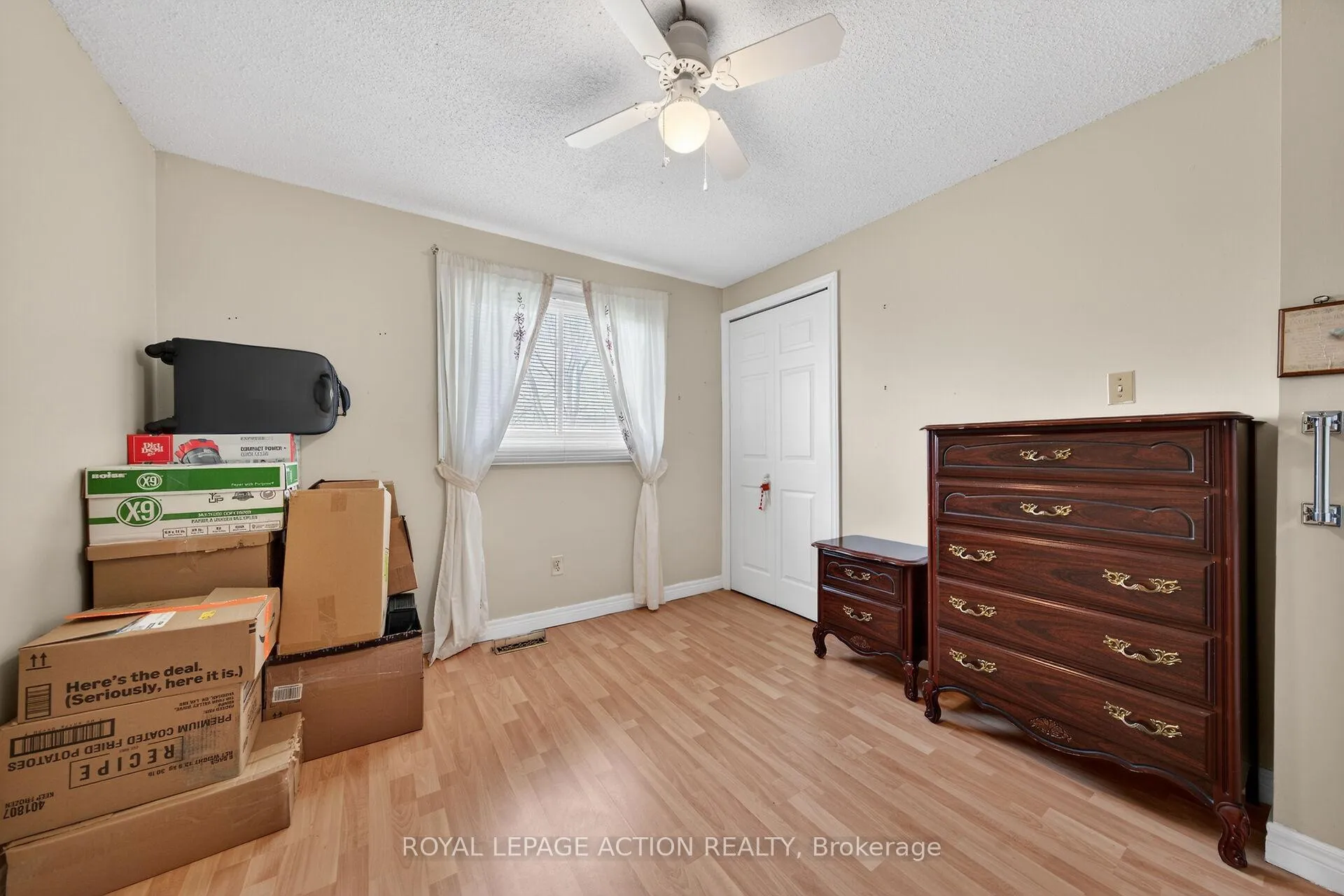 Photo 19 of 34 Enfield Crescent, Brantford — HOMEH