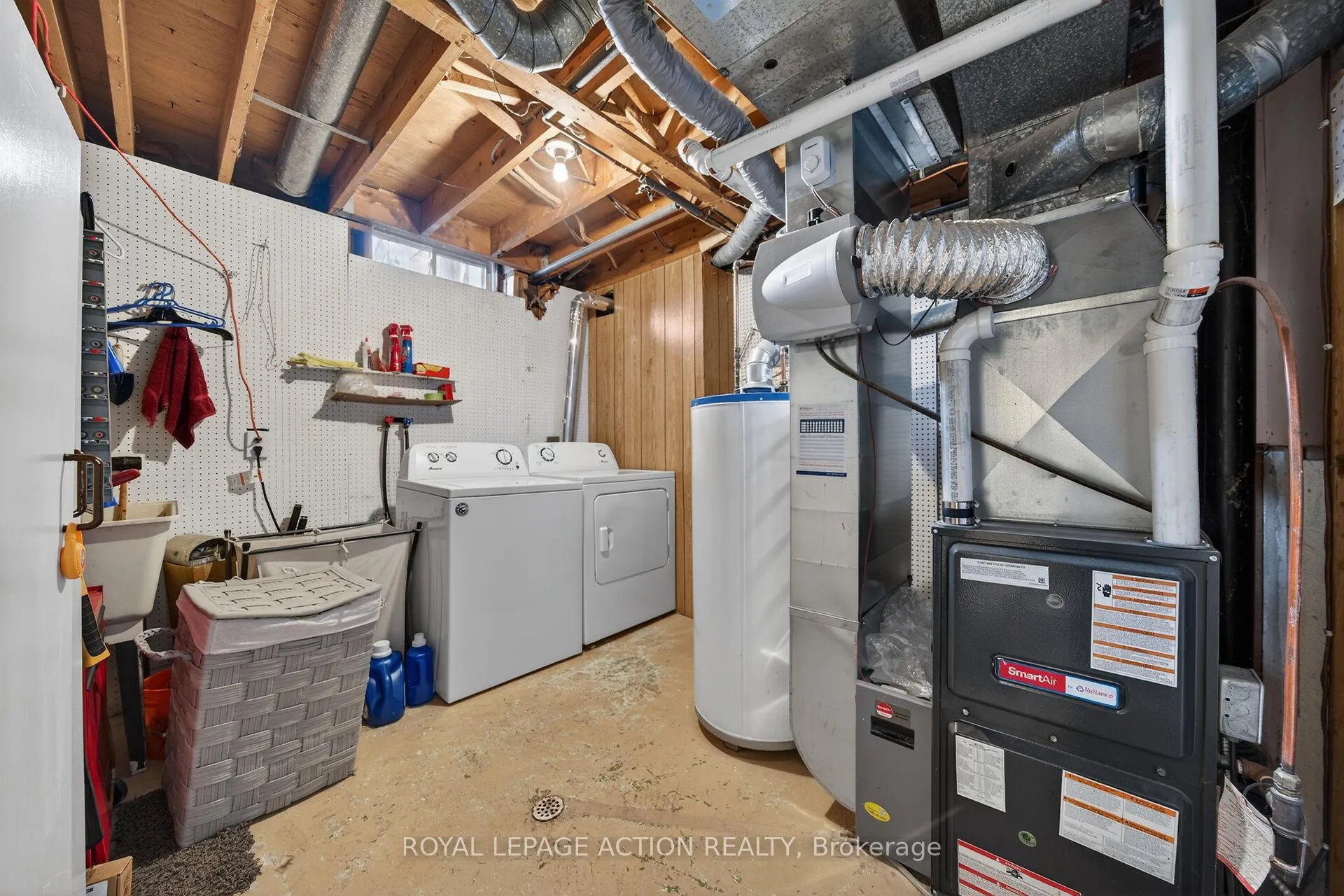 Photo 23 of 34 Enfield Crescent, Brantford — HOMEH
