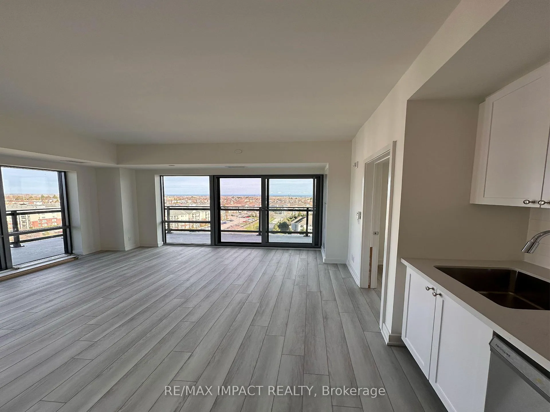 Photo 7 of 51 Clarington Boulevard, Clarington, Bowmanville — HOMEH