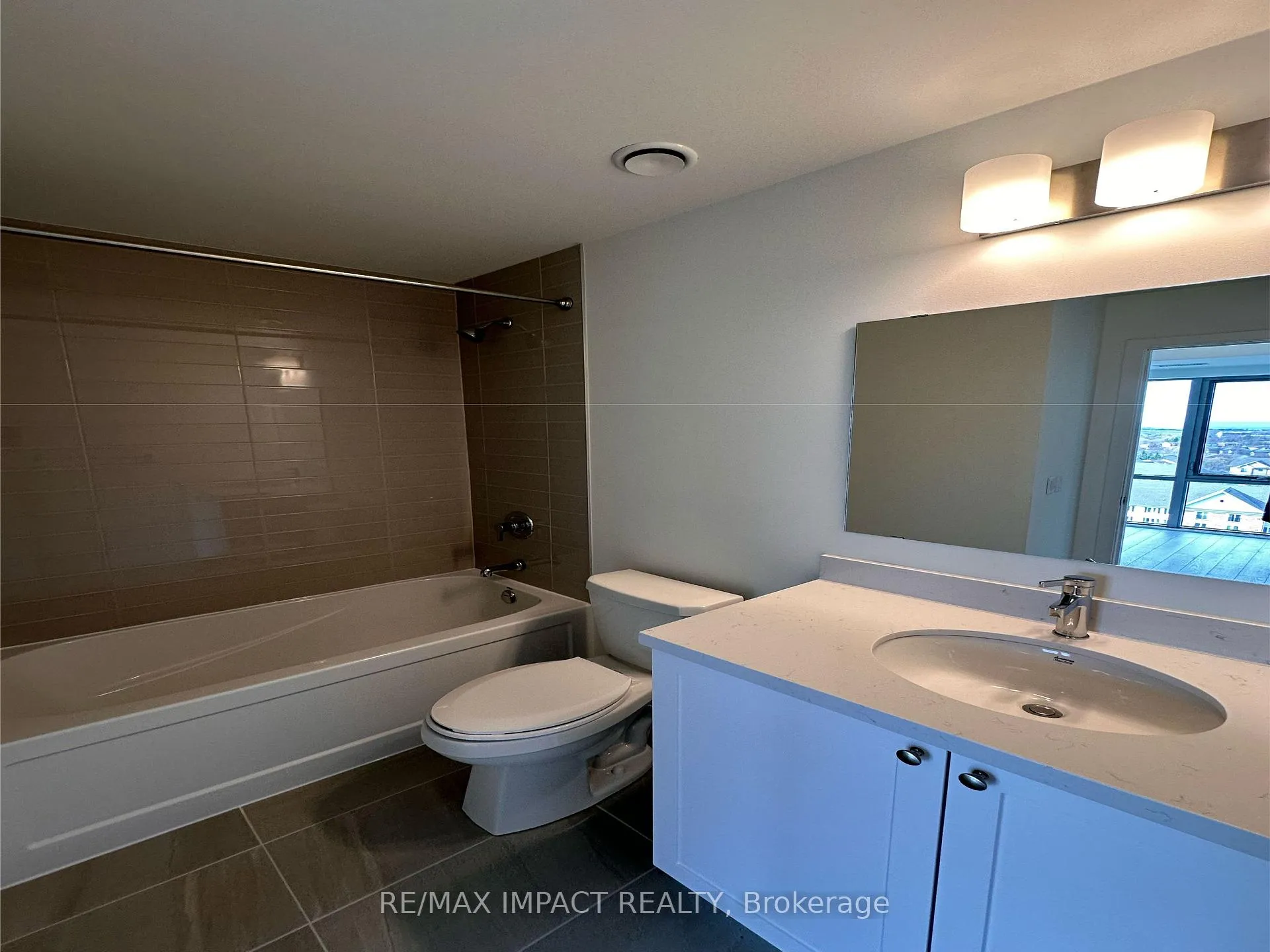 Photo 14 of 51 Clarington Boulevard, Clarington, Bowmanville — HOMEH