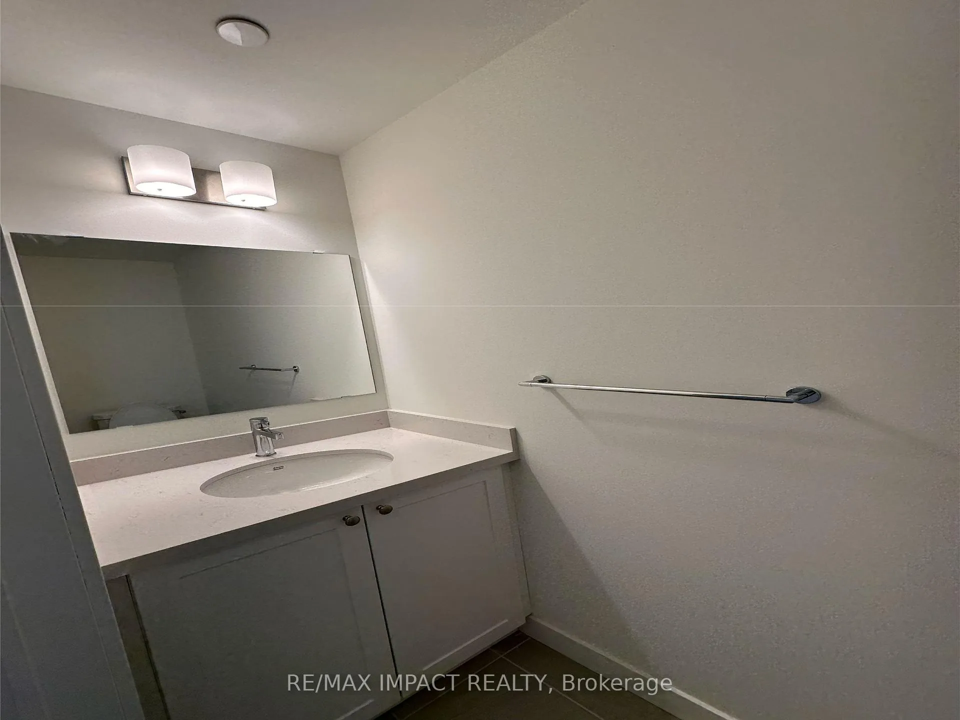 Photo 15 of 51 Clarington Boulevard, Clarington, Bowmanville — HOMEH
