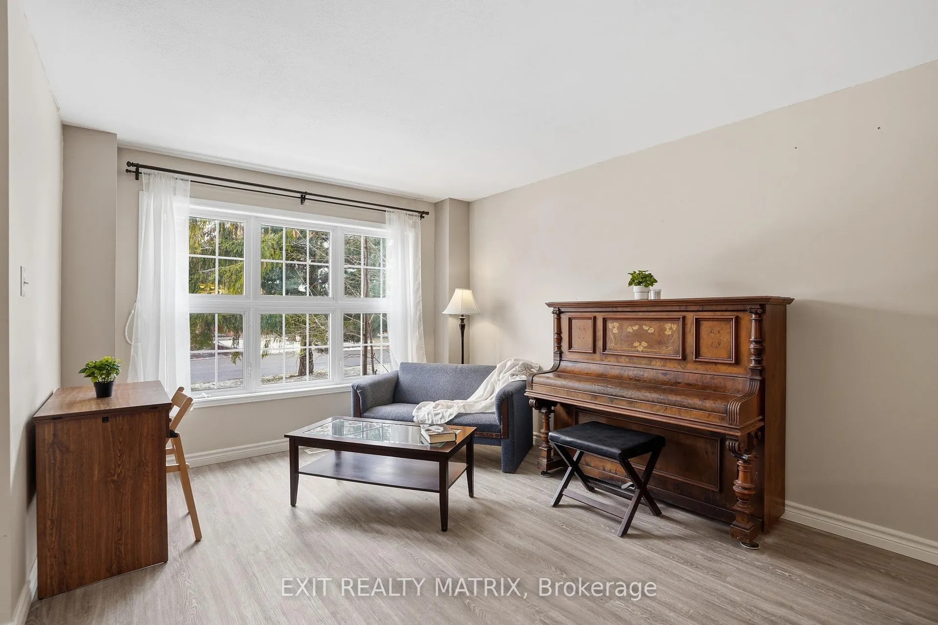 Photo 3 of 127 Marshfield Street, Ottawa, Avalon East — HOMEH