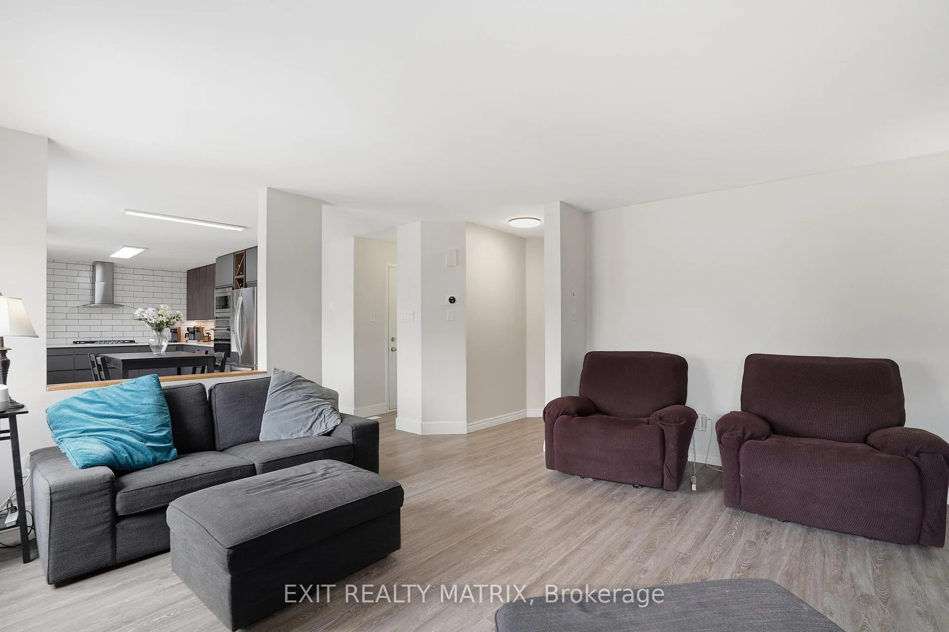 Photo 10 of 127 Marshfield Street, Ottawa, Avalon East — HOMEH