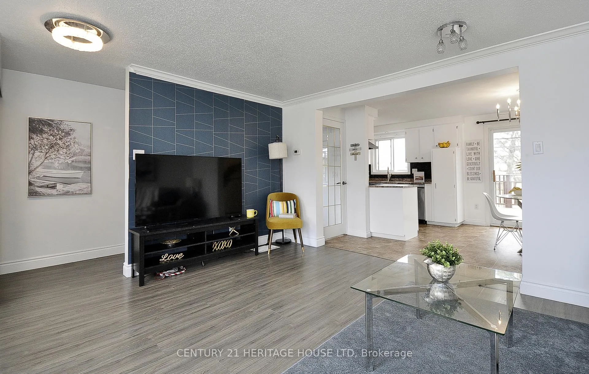Photo 5 of 471 Strasburg Road, Kitchener, Alpine — HOMEH