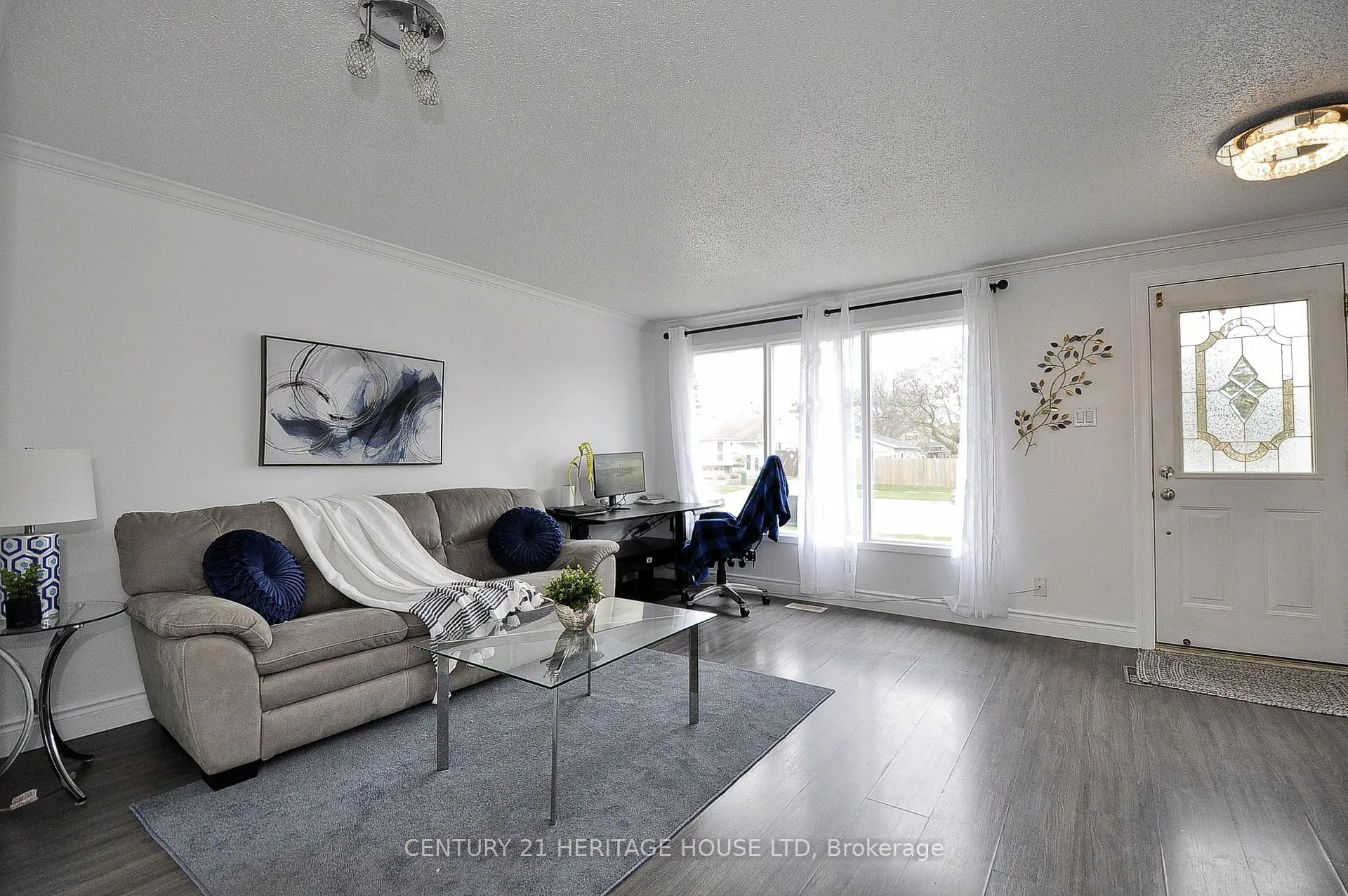 Photo 6 of 471 Strasburg Road, Kitchener, Alpine — HOMEH
