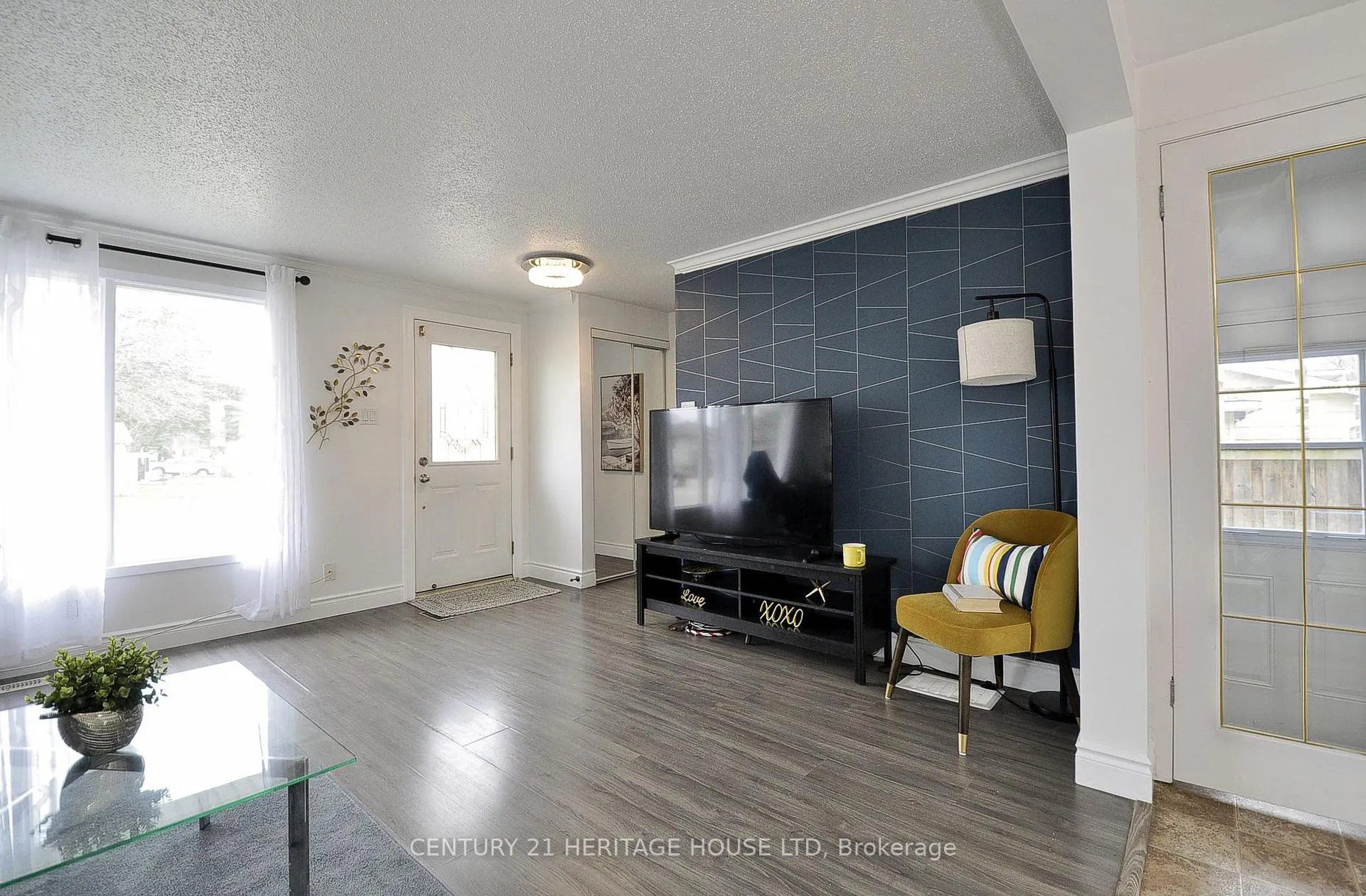 Photo 7 of 471 Strasburg Road, Kitchener, Alpine — HOMEH